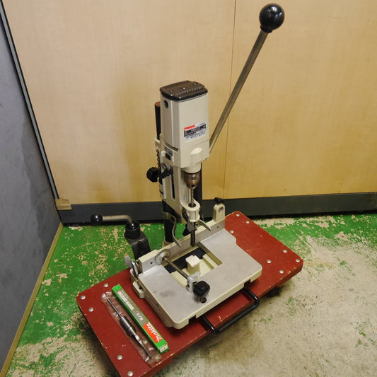 [送料無料] キレイ！刃1点付属付き☆マキタ 小型 カクノミ 7300S 電動 工具 角のみ 角ノミ 木工 加工 大工 100V makita☆