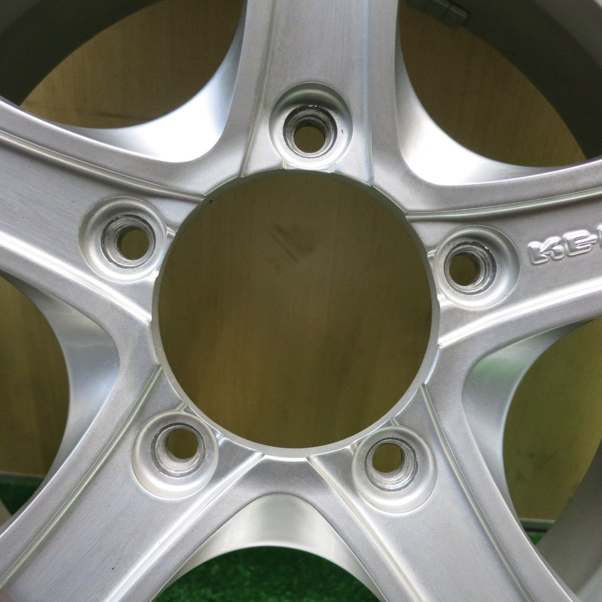 バリ溝！キレイ！9分★KEELER FORCE 175/80R16 スタッドレス トーヨー オブザーブ GSi-5 キーラー フォース 16インチ PCD139.7/5H★5120606HAス