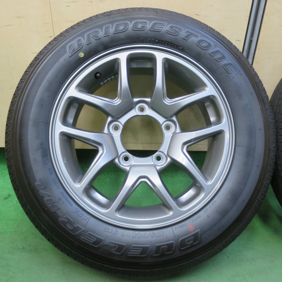 ジムニーJB64純正タイヤ 175/80R16 2本　デューラー　新車外し 新車外し 2022年製】スズキ JB64 ジムニー 純正 16in 5.5J +22