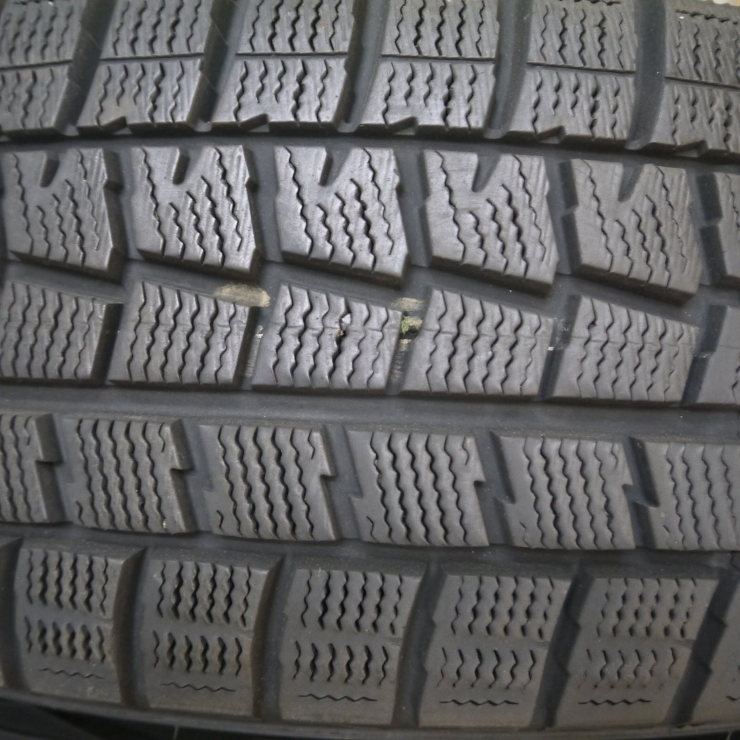 *送料無料* バリ溝！キレイ！9.5分以上★スタッドレス 195/65R15 ダンロップ ウインターマックス WM01 NIRVANA NV ニルヴァーナ ニルバーナ PCD114.3/5H★4061003Hス