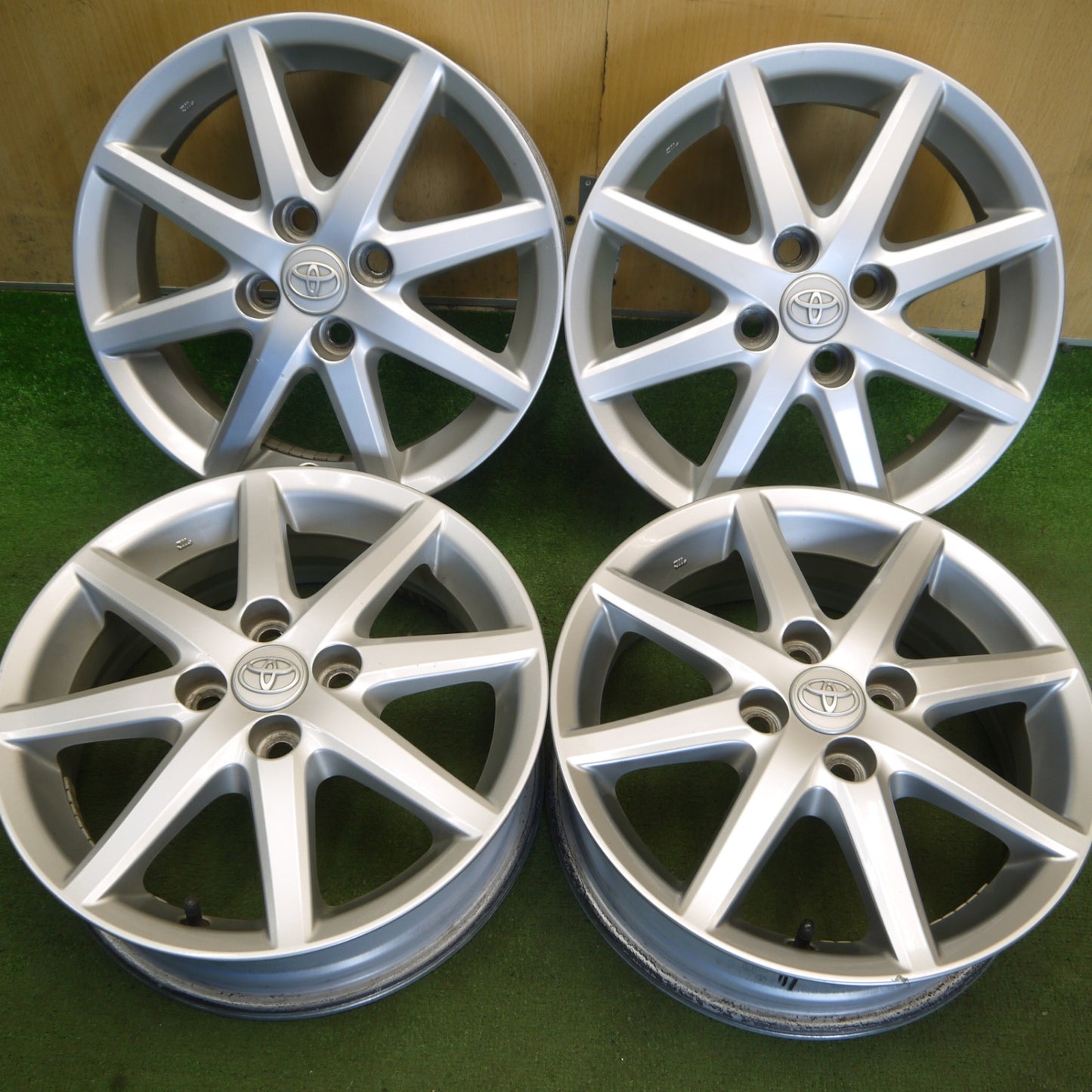 キレイ★トヨタ NHP10 アクア 純正 ホイール 15インチ 15×5J PCD100/4H★6061907Hホ