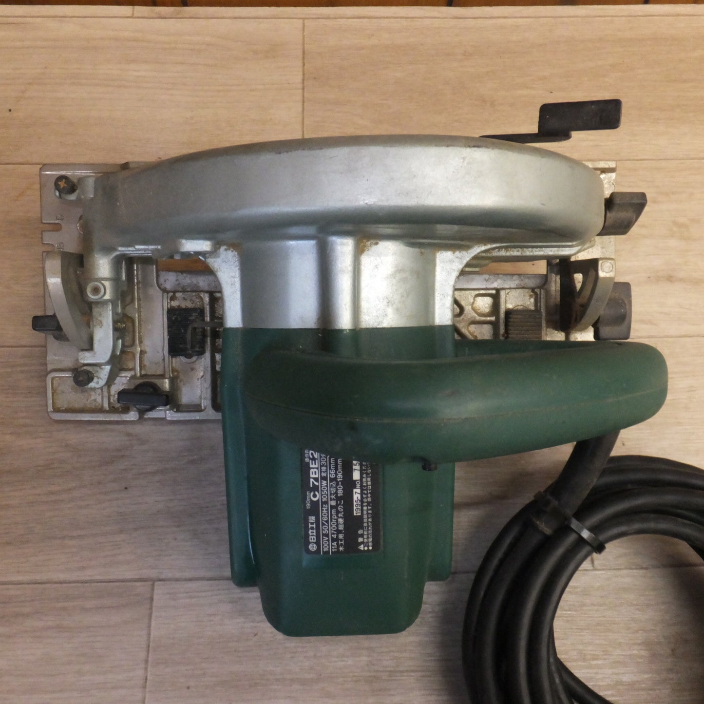 [送料無料] ★日立 HITACHI 190mm 造作丸のこ C7BE2　180-190mm　100V 50/60Hz 1050W 11A 4700rpm　木工用 超硬丸のこ★