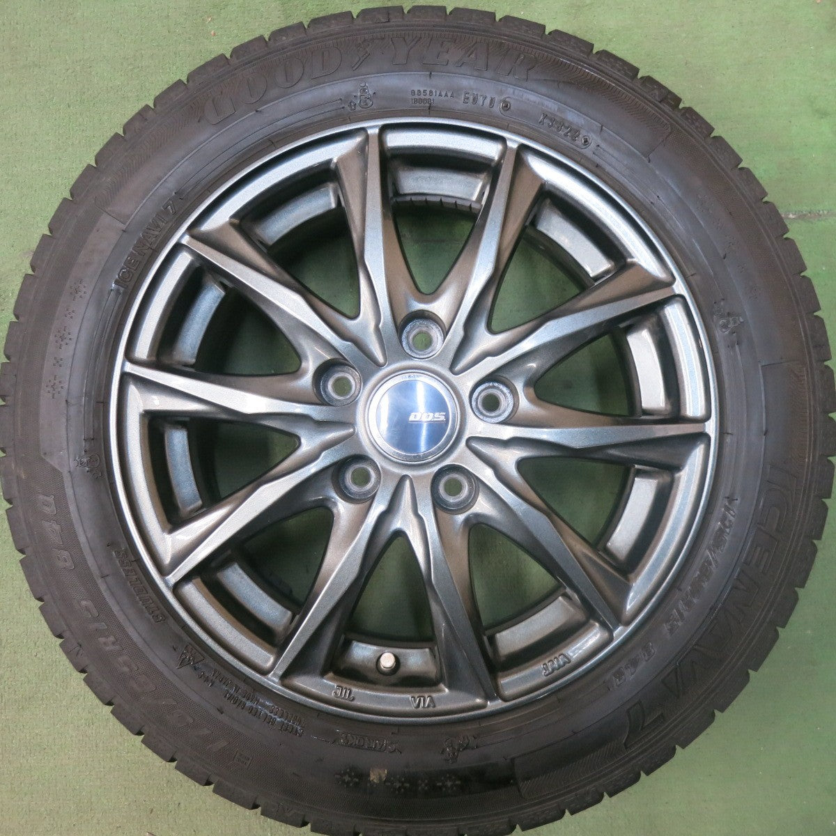バリ溝！22年！キレイ！8.5分★スタッドレス 175/65R15 グッドイヤー アイスナビ7 D.O.S. DOS 15インチ PCD114.3/5H★5110705SKス