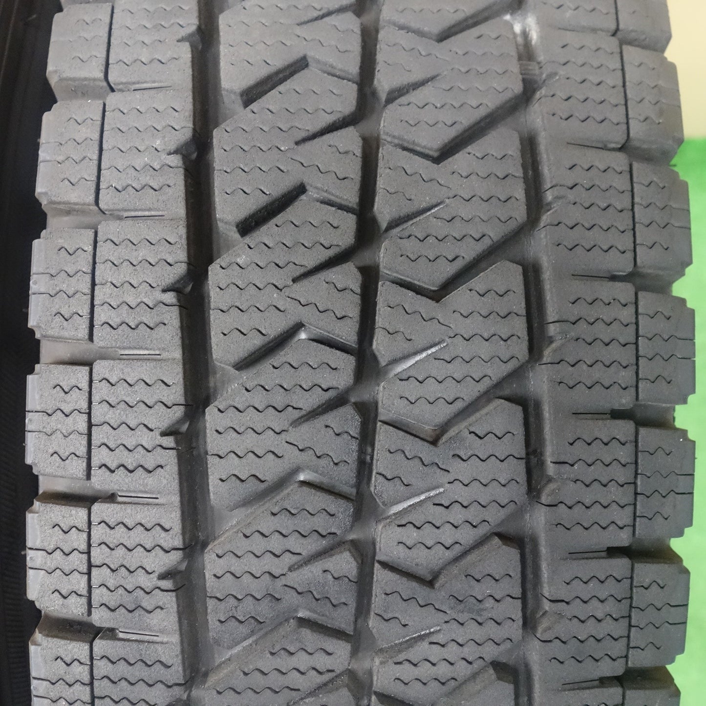 バリ溝！25年！キレイ！9.5分◎日産 キャラバン 純正 スチール 195/80R15 107/105N スタッドレス ブリヂストン ブリザック VL10 15インチ PCD139.7/6H◎6070501KTス