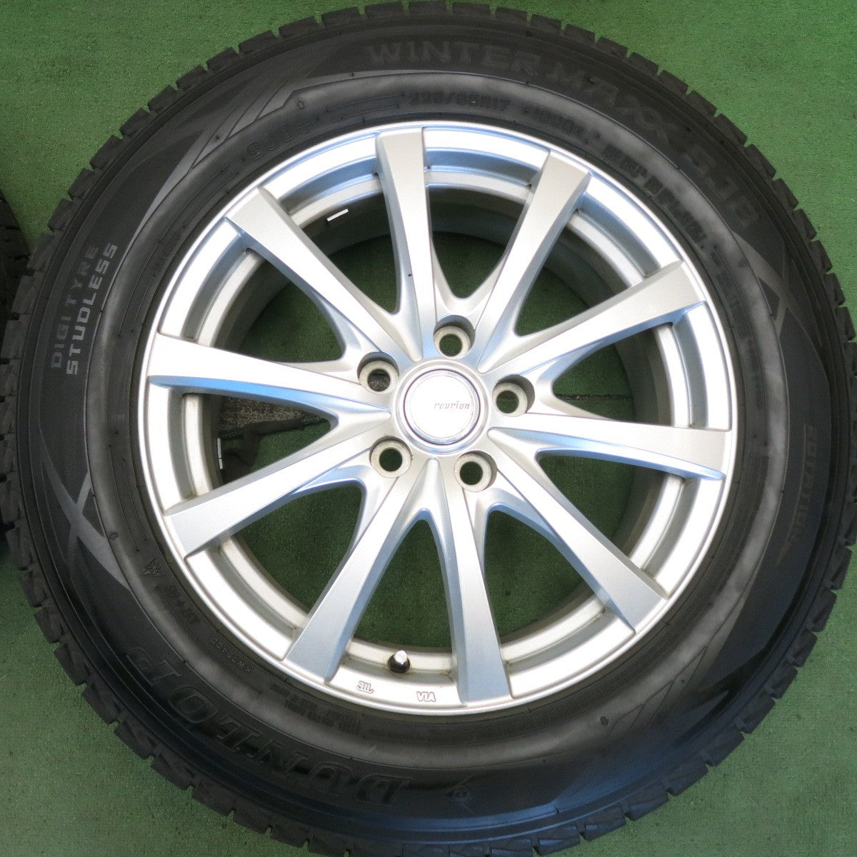 バリ溝！24年！9.5分◎スタッドレス 225/65R17 ダンロップ ウインターマックス SJ8 + ravrion RS01 ラブリオン 17インチ PCD114.3/5H◎6081401HAス