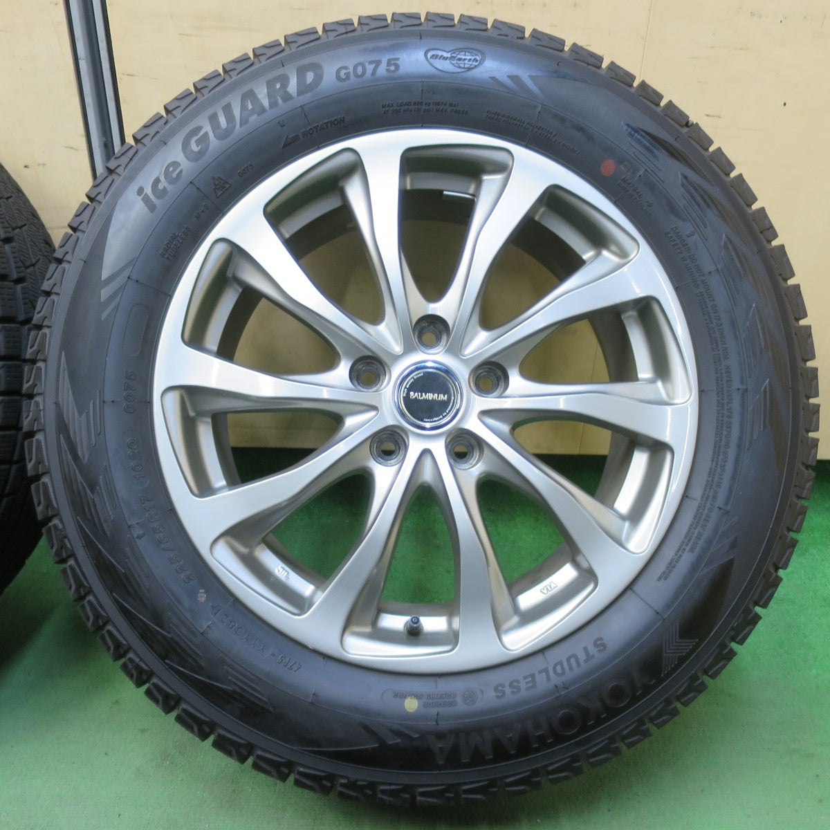 バリ溝！21年！キレイ！9.5分★スタッドレス 225/65R17 ヨコハマ アイスガード G075 BALMINUM TR10 バルミナ 17インチ PCD114.3/5H★5120208イス