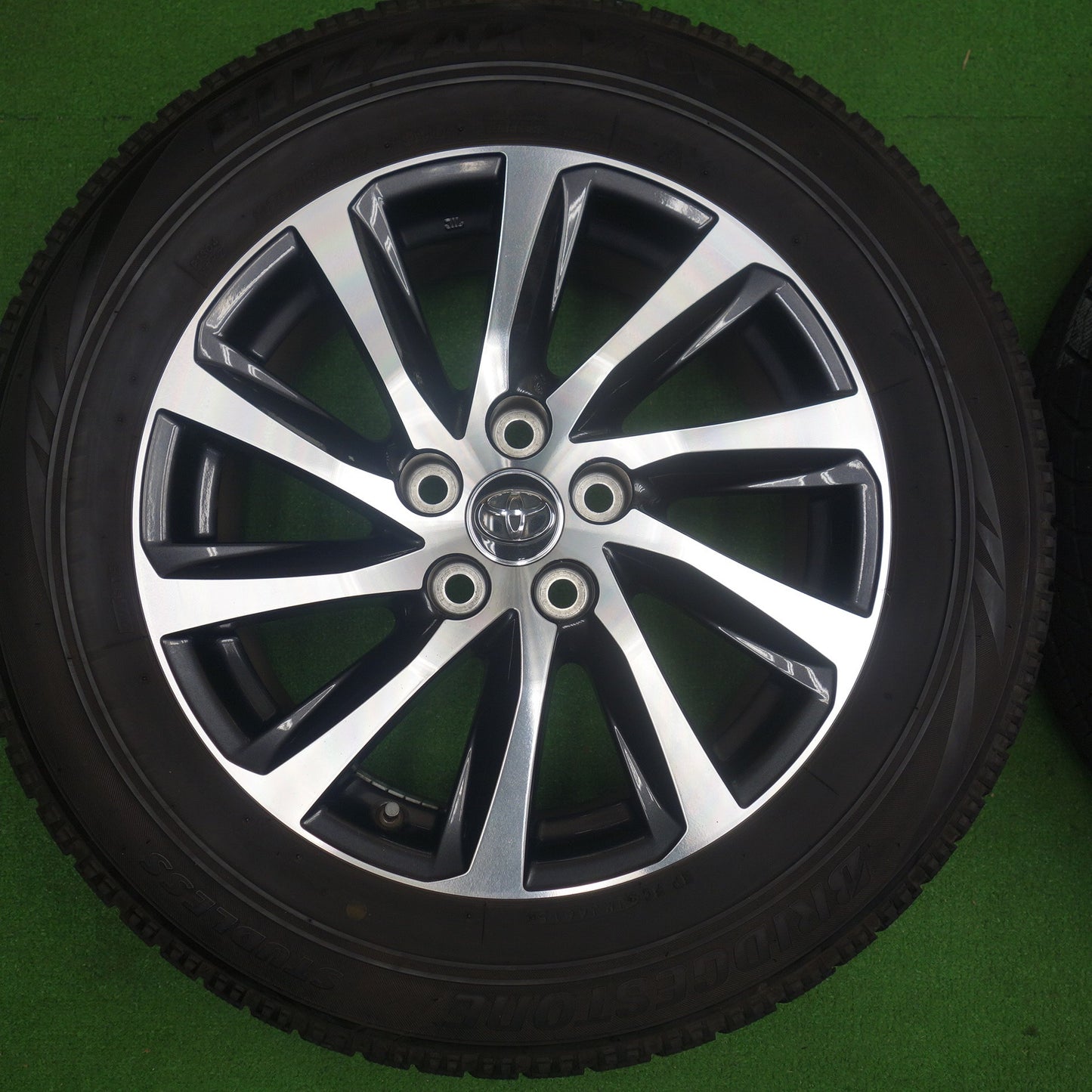 バリ溝！キレイ！8.5分★トヨタ 30系 アルファード ヴェルファイア 純正 225/60R17 スタッドレス ブリヂストン ブリザック VRX 17インチ PCD114.3/5H★6050102KTス