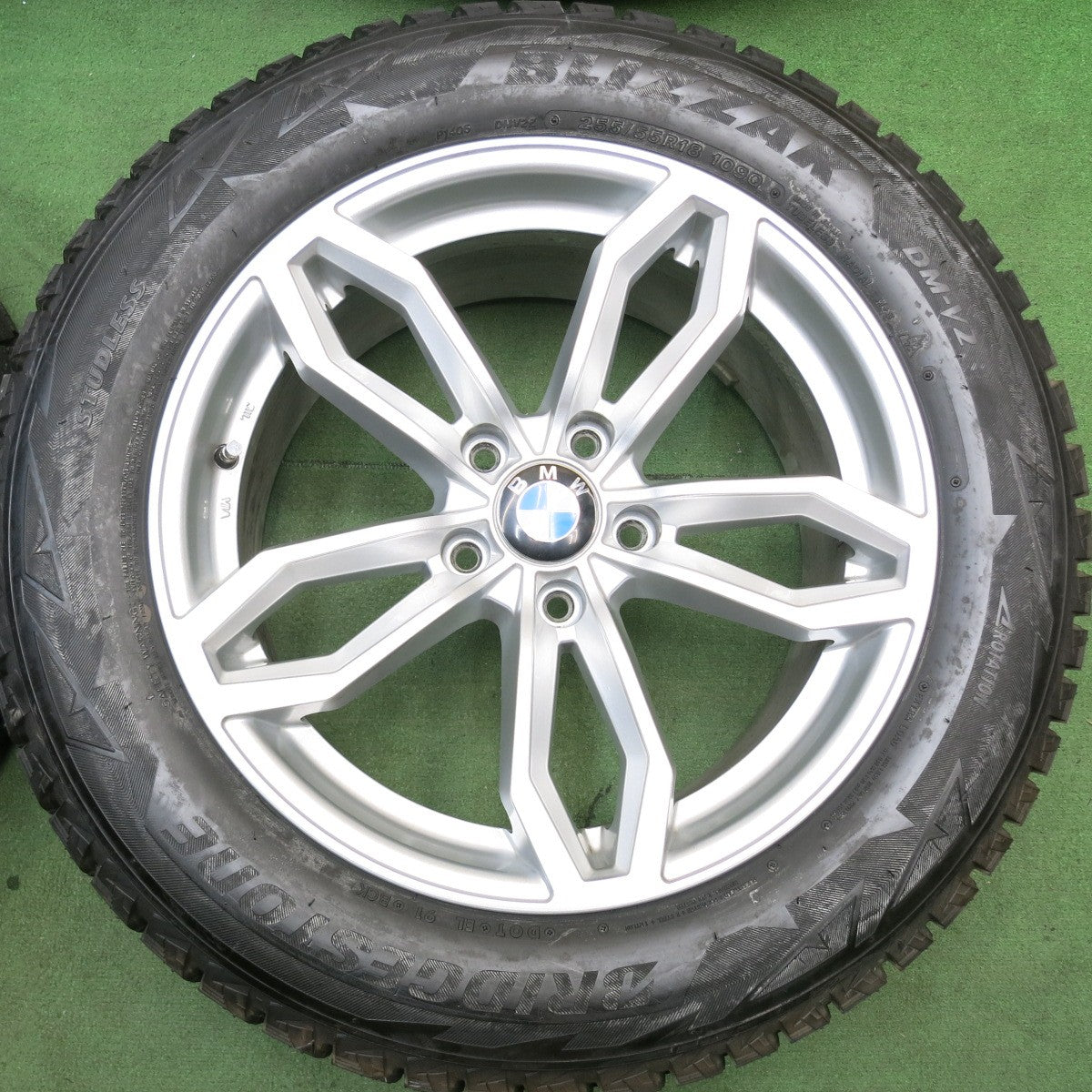 ほぼ未使用！キレイ★BMW 等 AGA Welt 255/55R18 スタッドレス ブリヂストン ブリザック DM-V2 ヴェルト 18インチ PCD120/5H★6052312HAス