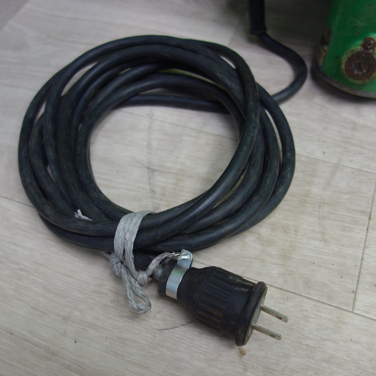 [送料無料] ☆HITACHI 日立工機 ハンマドリル 38mm DH38Y ケース付き ドリル DIY 電動 工具 大工  穴☆