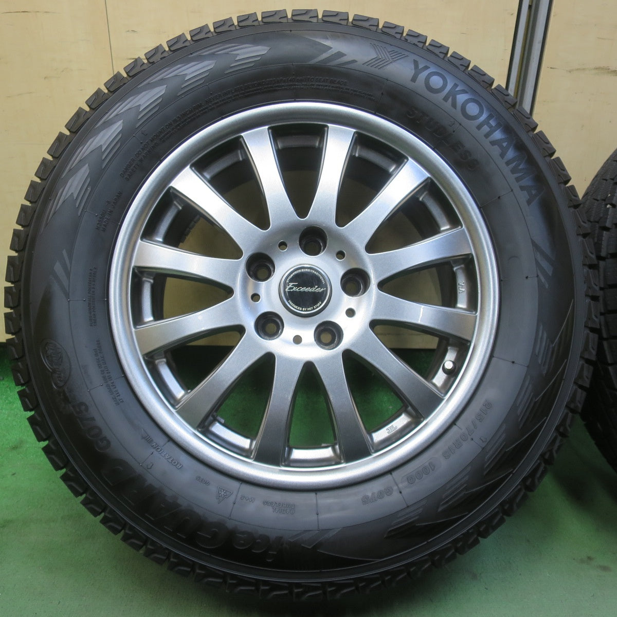 バリ溝！25年！ほぼ10分◎スタッドレス 215/70R16 ヨコハマ アイスガード G075 Exceeder エクシーダー 16インチ PCD114.3/5H◎6082909イス