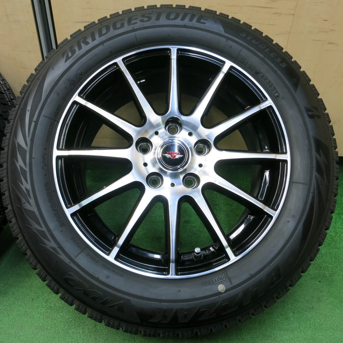*送料無料* バリ溝！21年！キレイ！9.5分★スタッドレス 205/60R16 ブリヂストン ブリザック VRX2 TEAD テッド 16インチ PCD114.3/5H★4041102イス