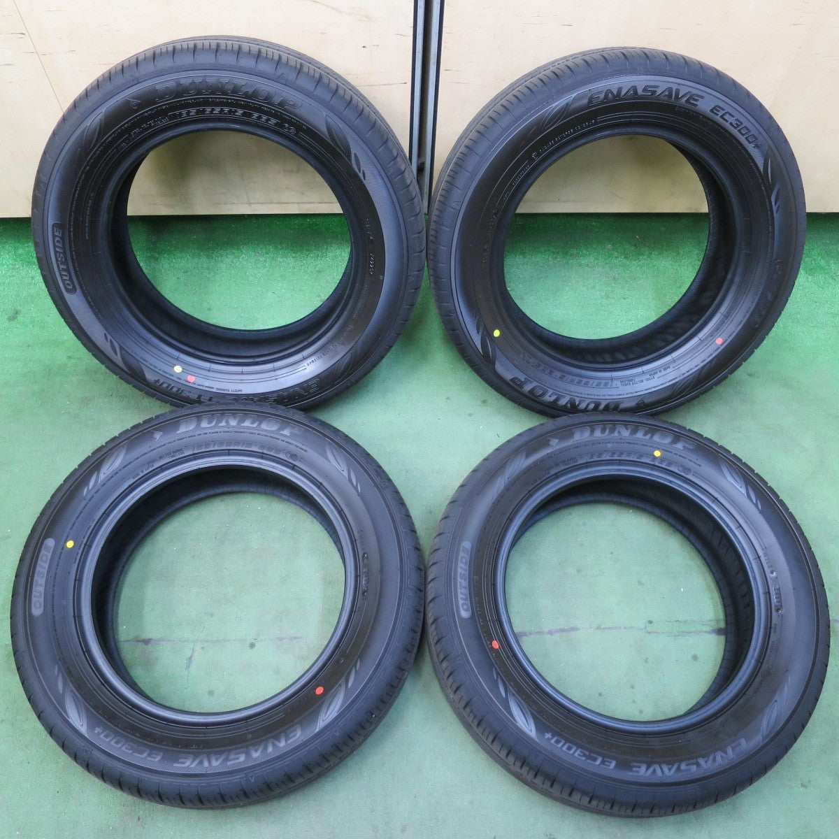 新車外し！25年★185/65R15 ダンロップ エナセーブ EC300+ タイヤ 15インチ アクア フィールダー フリード ノート bB 等★5120602イノタ