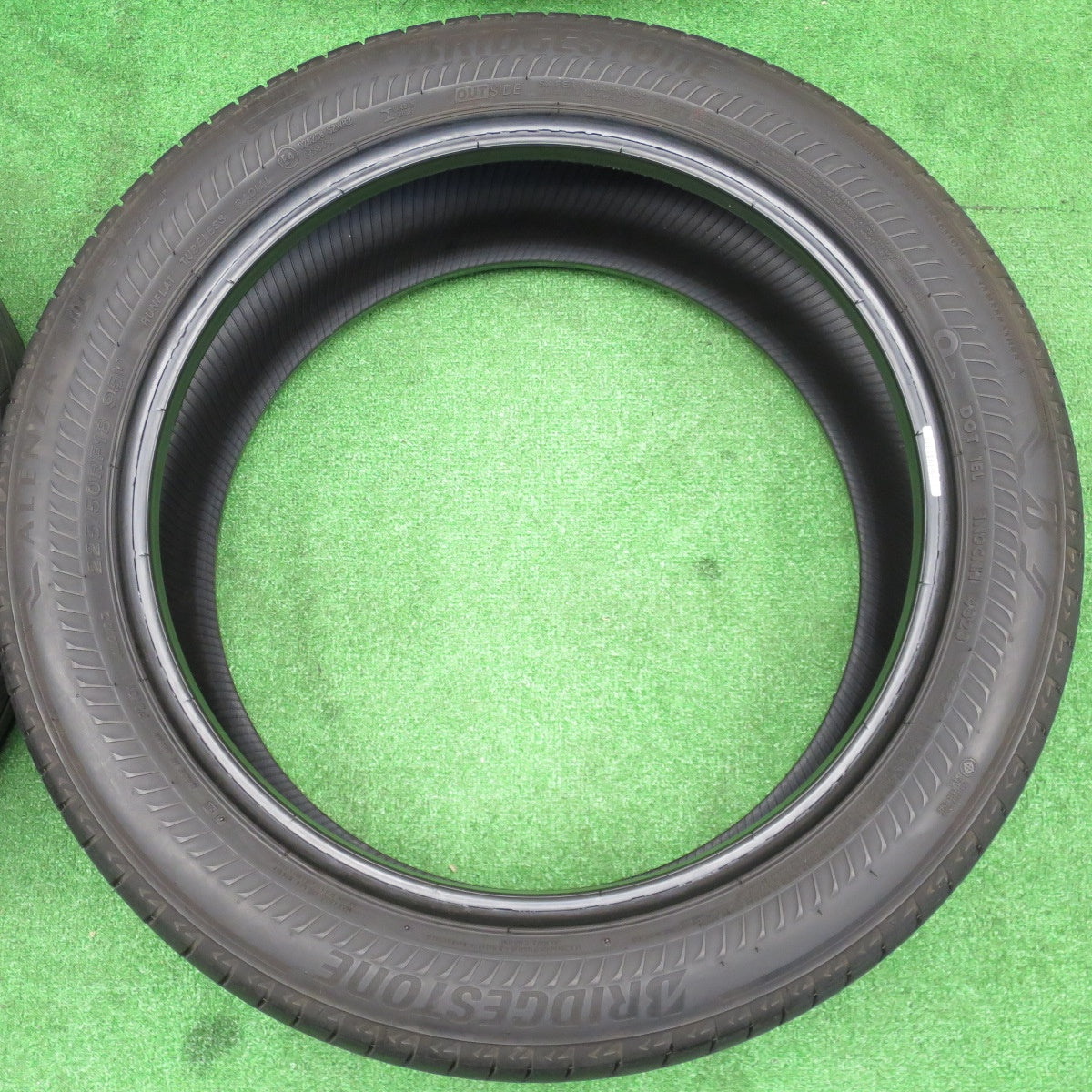 バリ溝！23年！9.5分★225/50R18 ブリヂストン アレンザ 001 RFT ランフラット タイヤ ALENZA 18インチ スカイライン BMW 等★6012102NKノタ