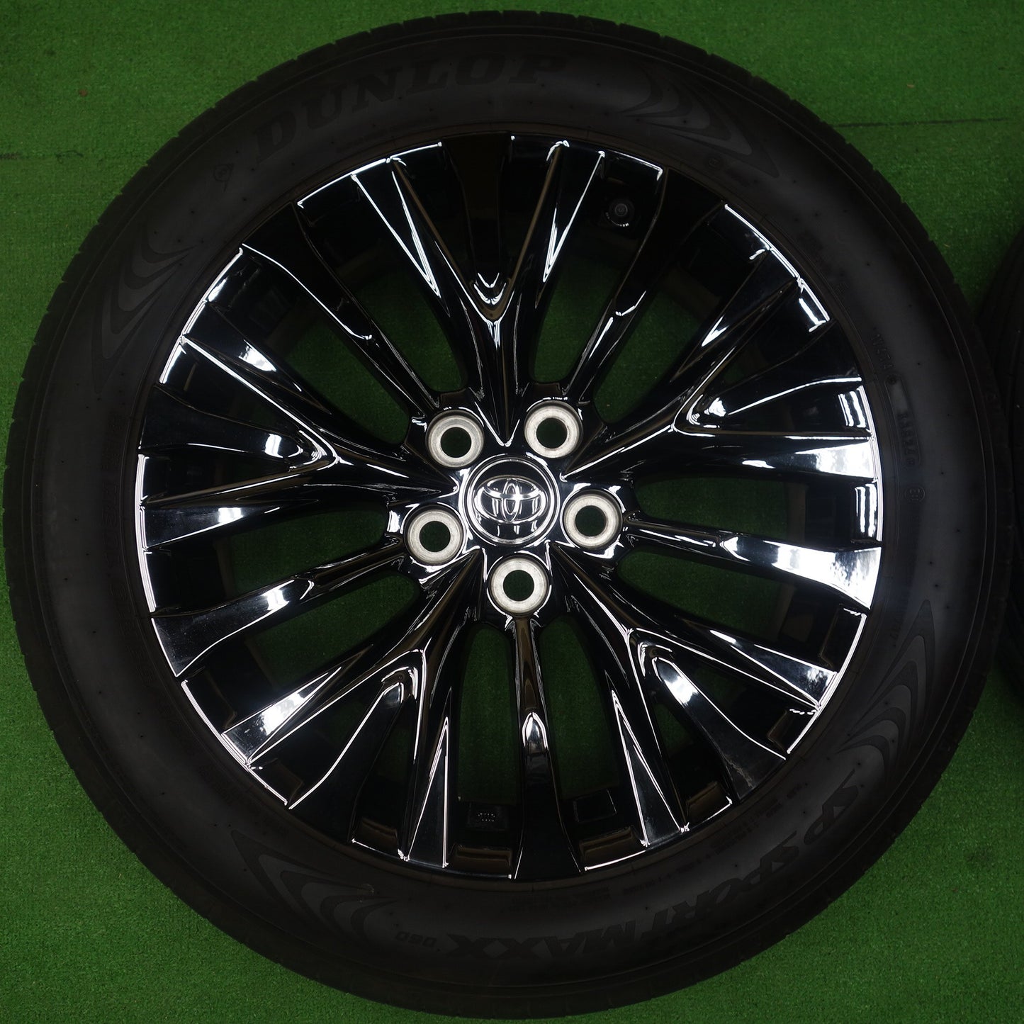 キレイ！24年◎トヨタ 40系 ヴェルファイア Zプレミア 純正 225/55R19 ダンロップ SPスポーツマックス 060 19インチ PCD120/5H◎6062501KTノ