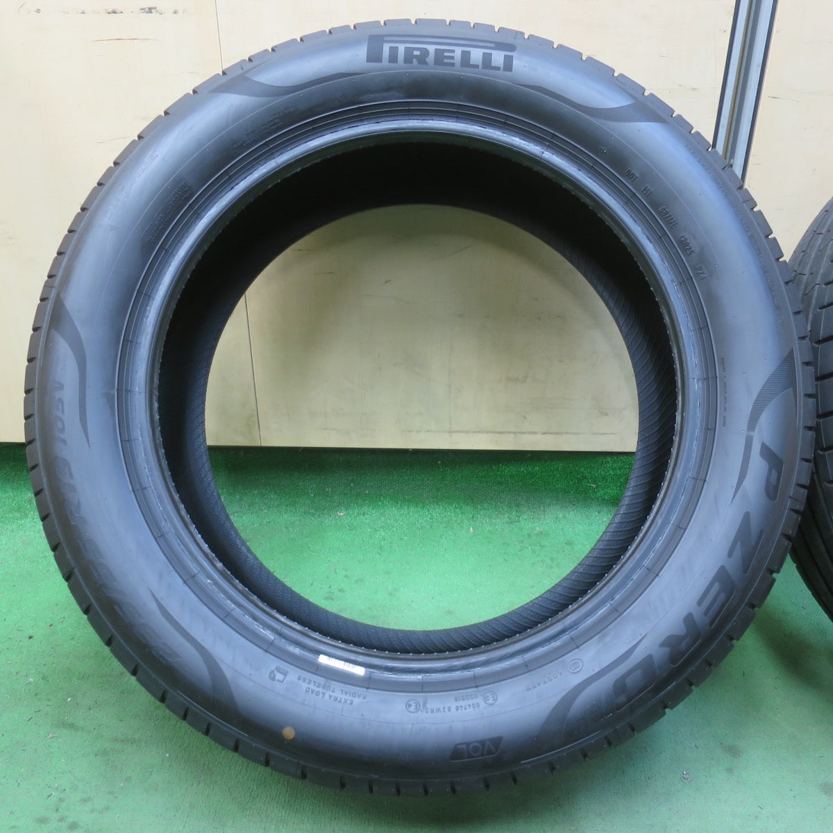 新車外し！25年★235/55R19 ピレリ PZERO TM VOL Pゼロ 19インチ タイヤ ポルシェ 等★6030401イノタ