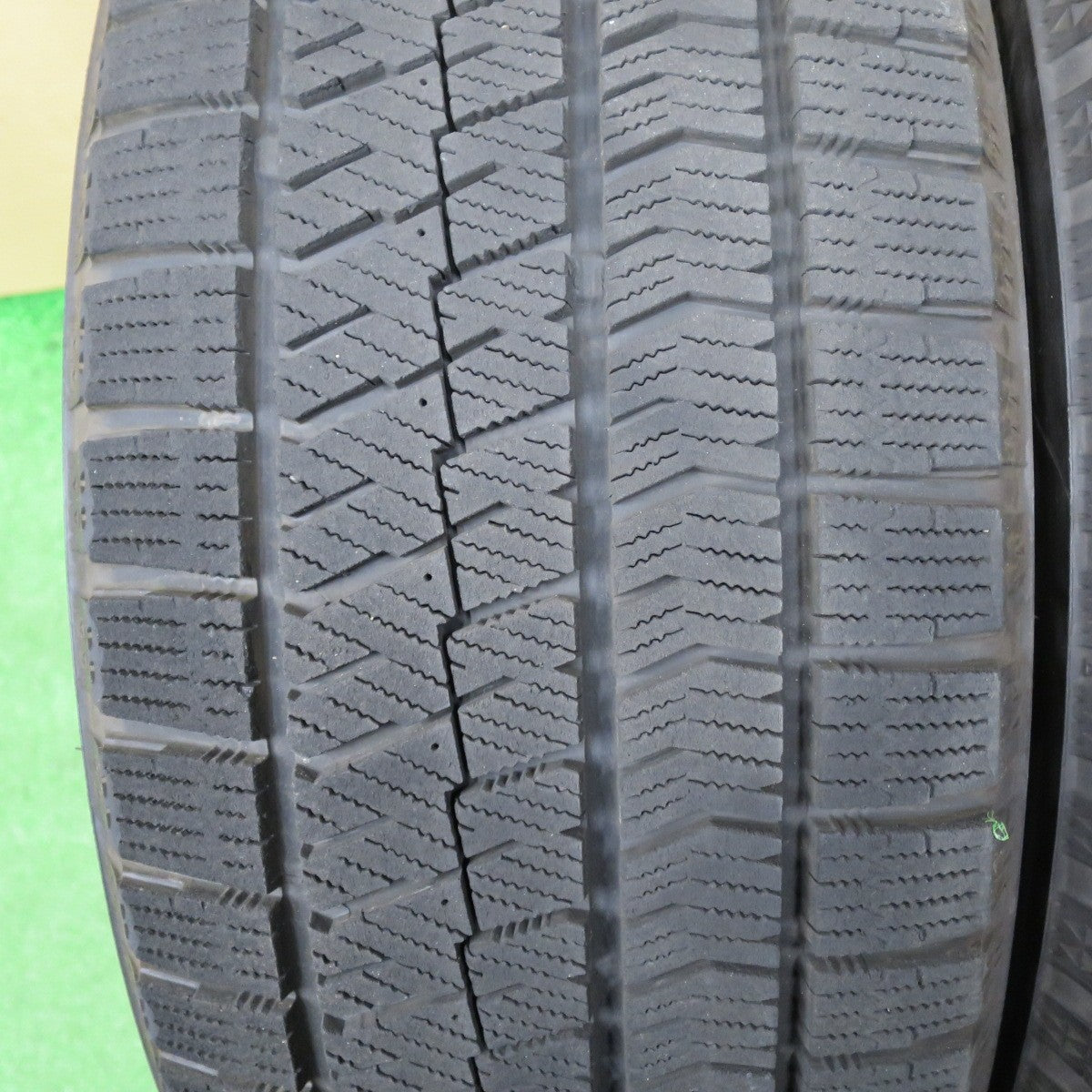 バリ溝！23年！キレイ！9.5分★スタッドレス 215/50R17 ブリヂストン ブリザック VRX2 ECO FORME エコフォルム 17インチ PCD114.3/5H★6040304NKス