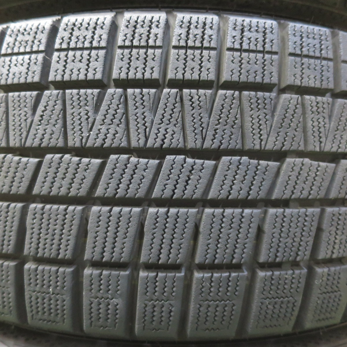 バリ溝！キレイ！9.5分◎スタッドレス 215/50R17 ナンカン CORSAFA Verthandi ヴェルザンディ 17インチ PCD114.3/5H◎6092909イス
