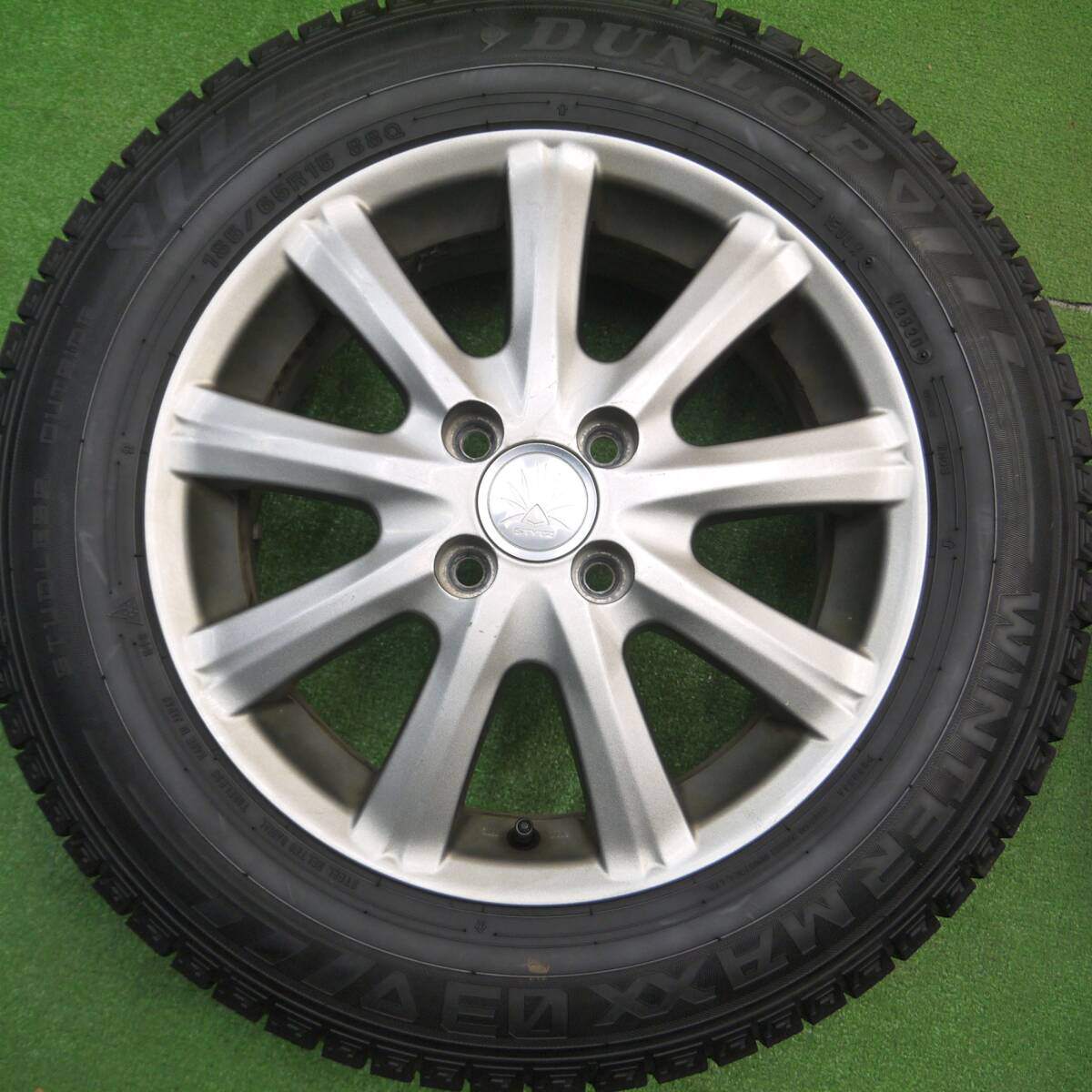 バリ溝！20年！キレイ！9.5分★スタッドレス 185/65R15 ダンロップ ウインターマックス03 STYTZ 15インチ PCD100/4H★4121608Hス