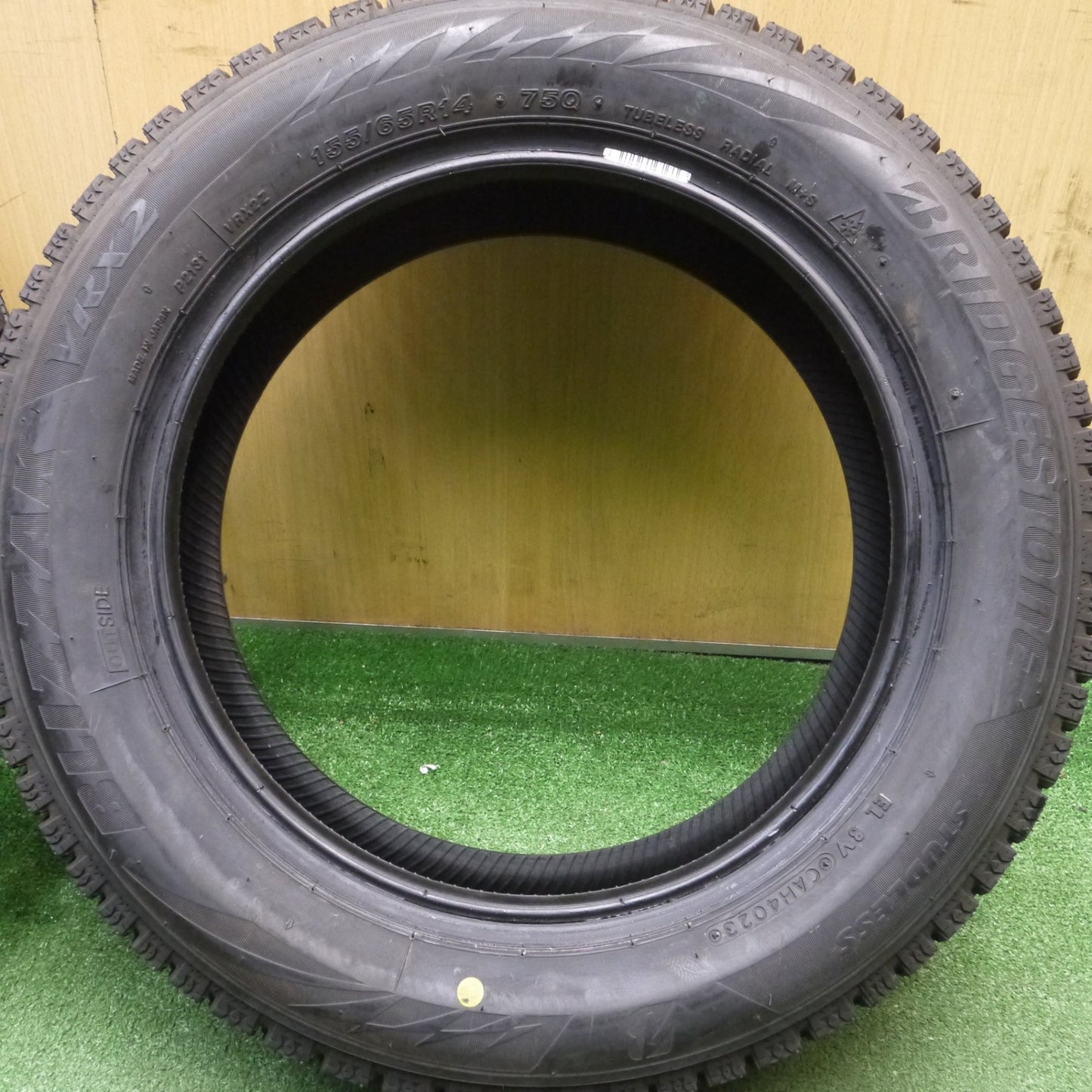 [送料無料] 未使用！23年★スタッドレス 155/65R14 ブリヂストン ブリザック VRX2 タイヤ 14インチ タント スペーシア N-BOX N-ONE等★4122706Hスタ
