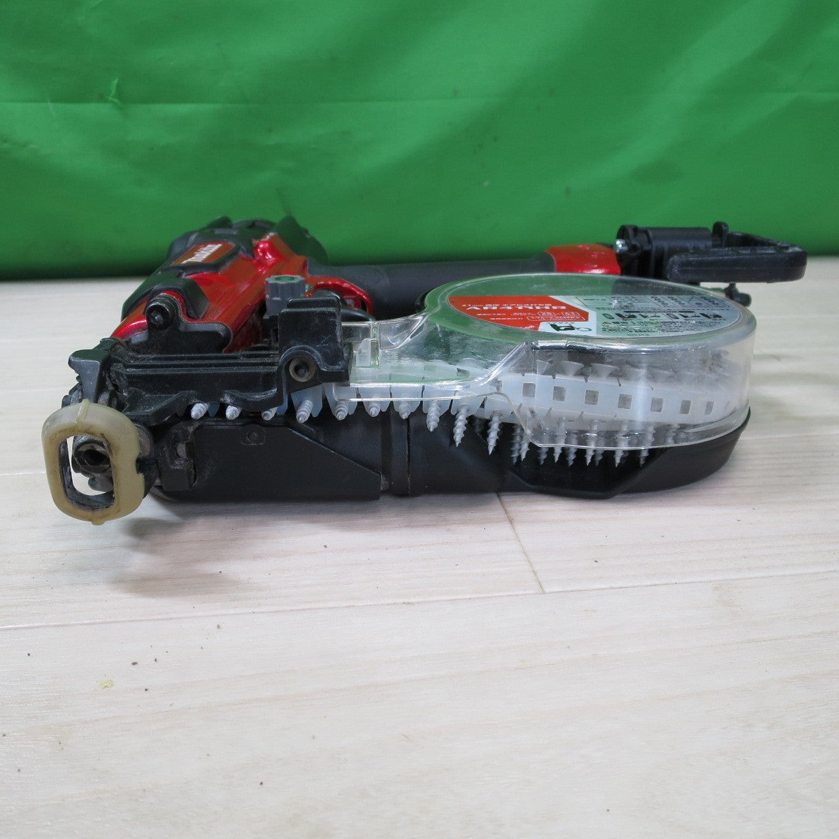 [送料無料] キレイ☆マキタ 41mm 高圧 エア ビス打ち機 AR411HR 赤 ケース付き エア 工具☆