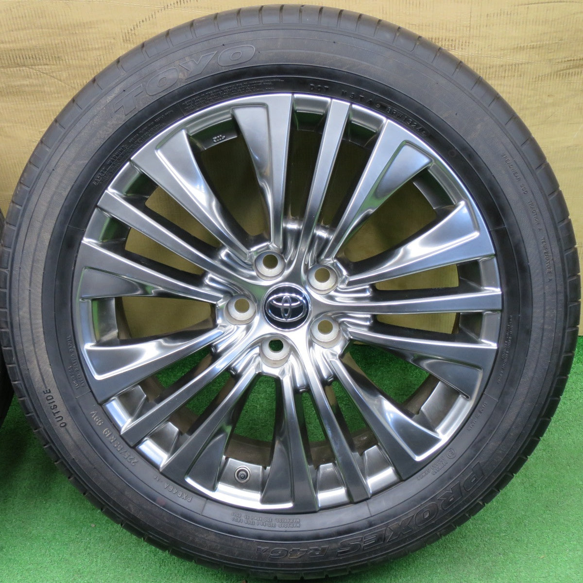 バリ溝！24年！9.5分以上★トヨタ 80系 ハリアー Z 純正 225/55R19 トーヨー プロクセス R46A 19インチ PCD114.3/5H★6030804NKノ
