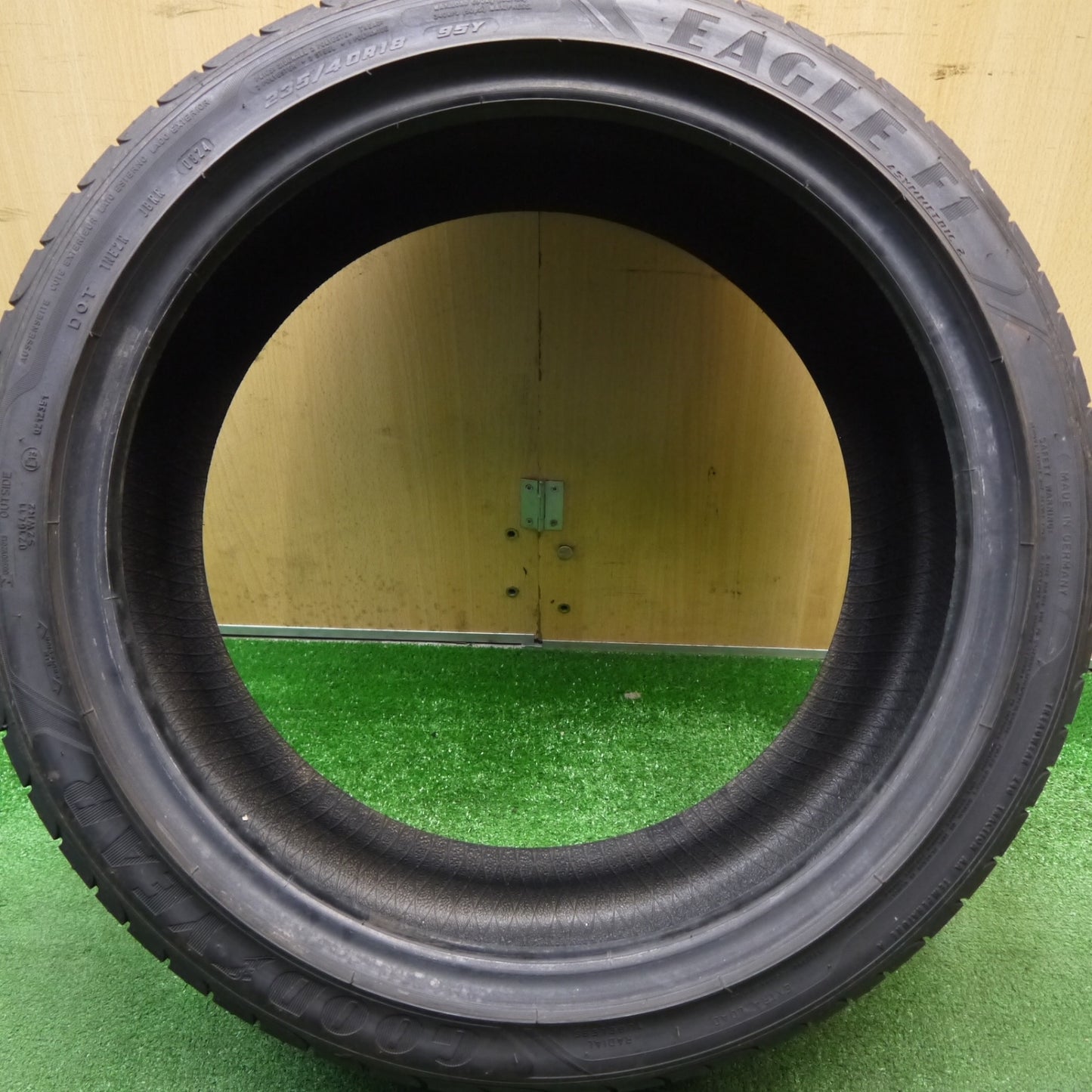 バリ溝！24年！9.5分！1本★235/40R18 グッドイヤー イーグル F1 アシメトリック2 タイヤ 18インチ シビック ベンツ E C クラス ボルボ S60 等★5121606Hノタ