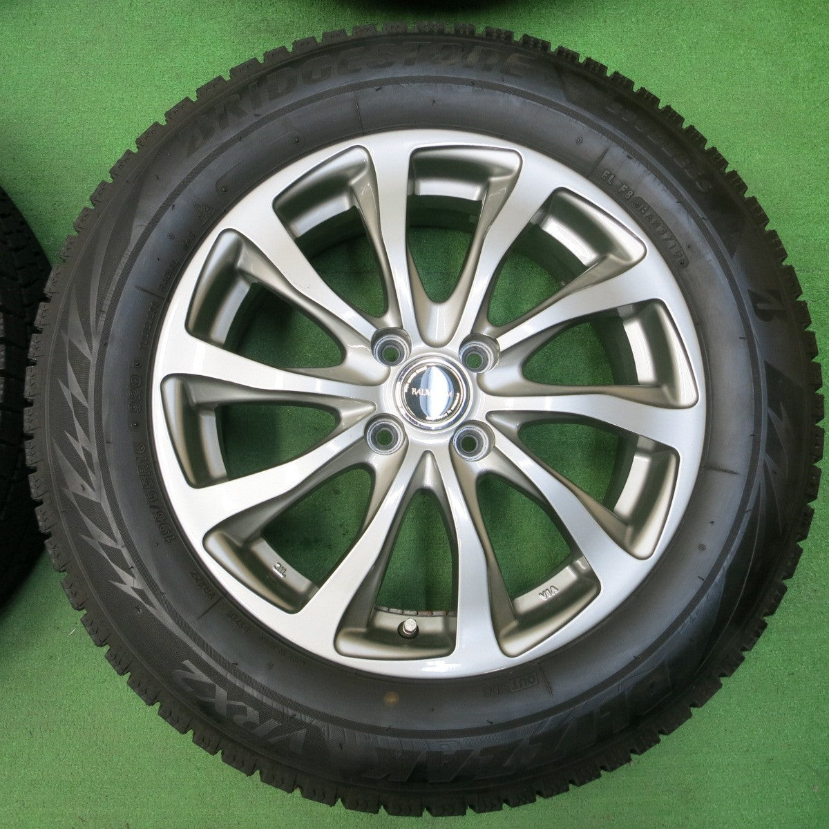 *送料無料* バリ溝！キレイ！9.5分★スタッドレス 195/65R16 ブリヂストン ブリザック VRX2 BALMINUM バルミナ 16インチ PCD100/4H★4040614イス