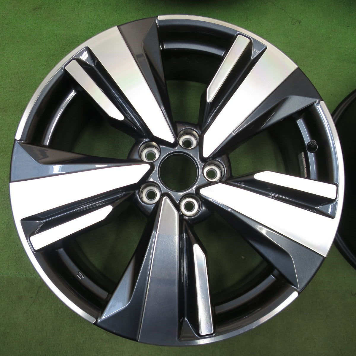 新車外し◎日産 T33 エクストレイル 純正 ホイール 19インチ 19×7.5J PCD114.3/5H◎6082901NGホ
