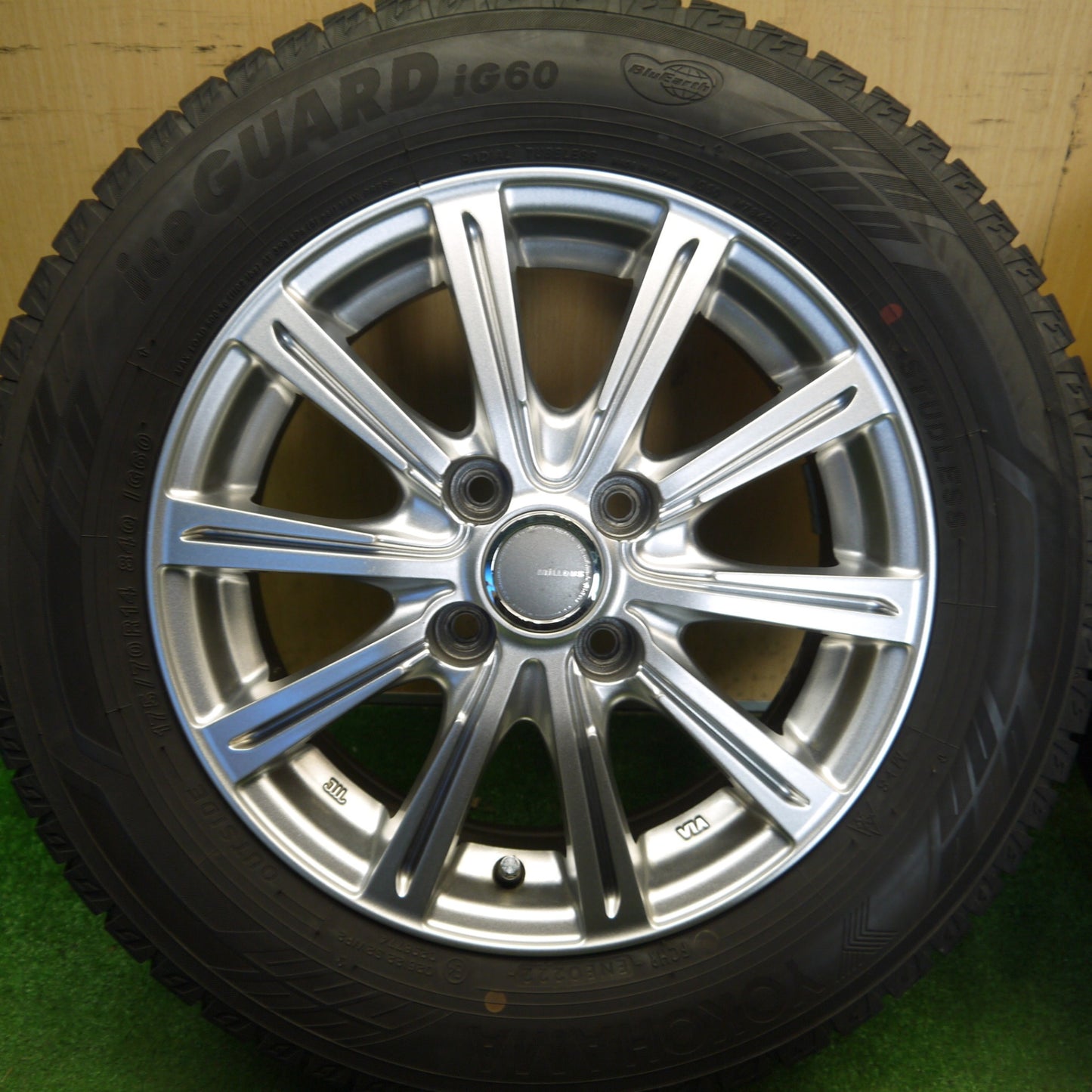 バリ溝！22年！キレイ！9.5分★スタッドレス 175/70R14 ヨコハマ アイスガード iG60 MiLLOUS PS ミルアス 14インチ PCD100/4H★6042403Hス