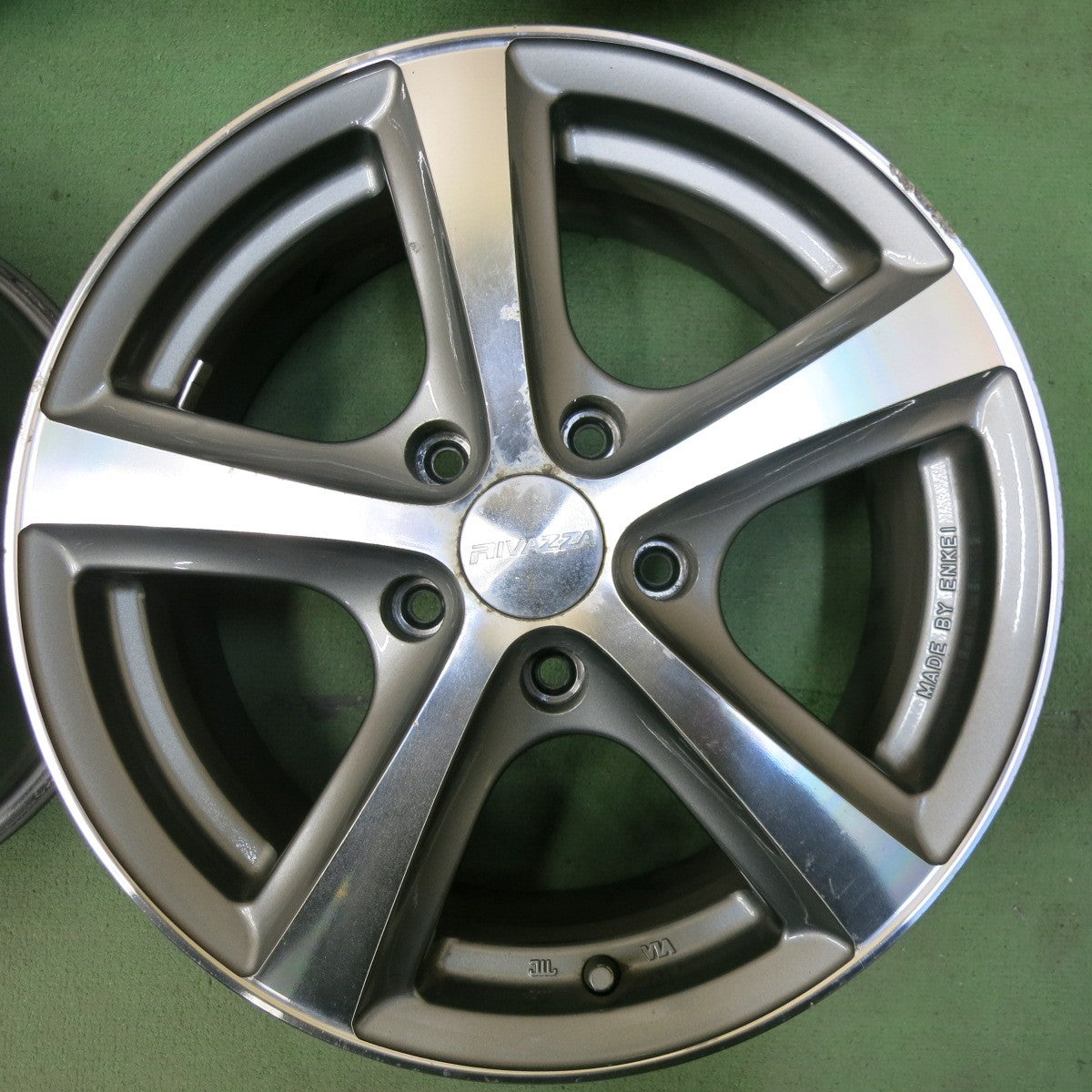 4本価格★RIVAZZA ENKEI リヴァッツァ エンケイ 16インチ ホイール 16×7J PCD114.3/5H★5042516SYホ