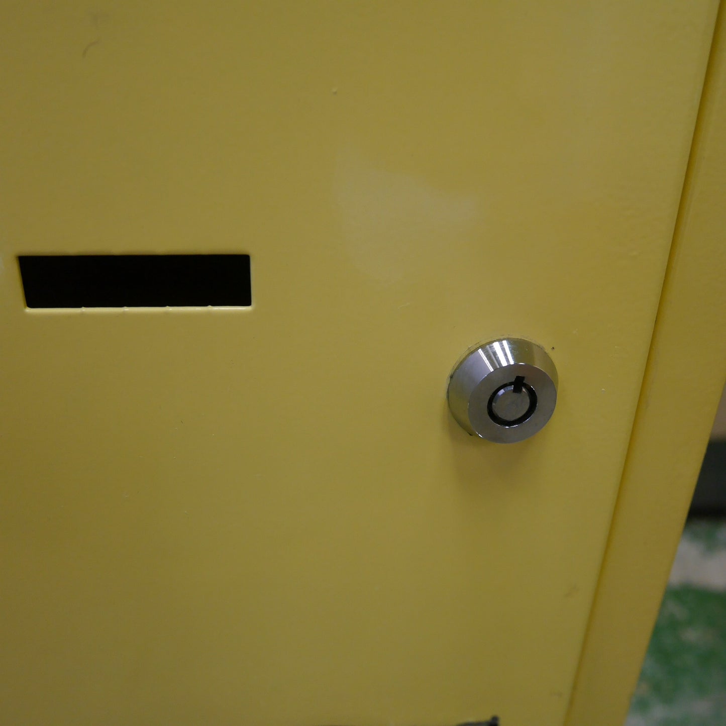 [送料無料] ☆手動式 自動 販売機 トレカ BOX トレーディング カード ボックス 自販機 ガチャ ガチャ メーカー 型式 不明 現状品②☆