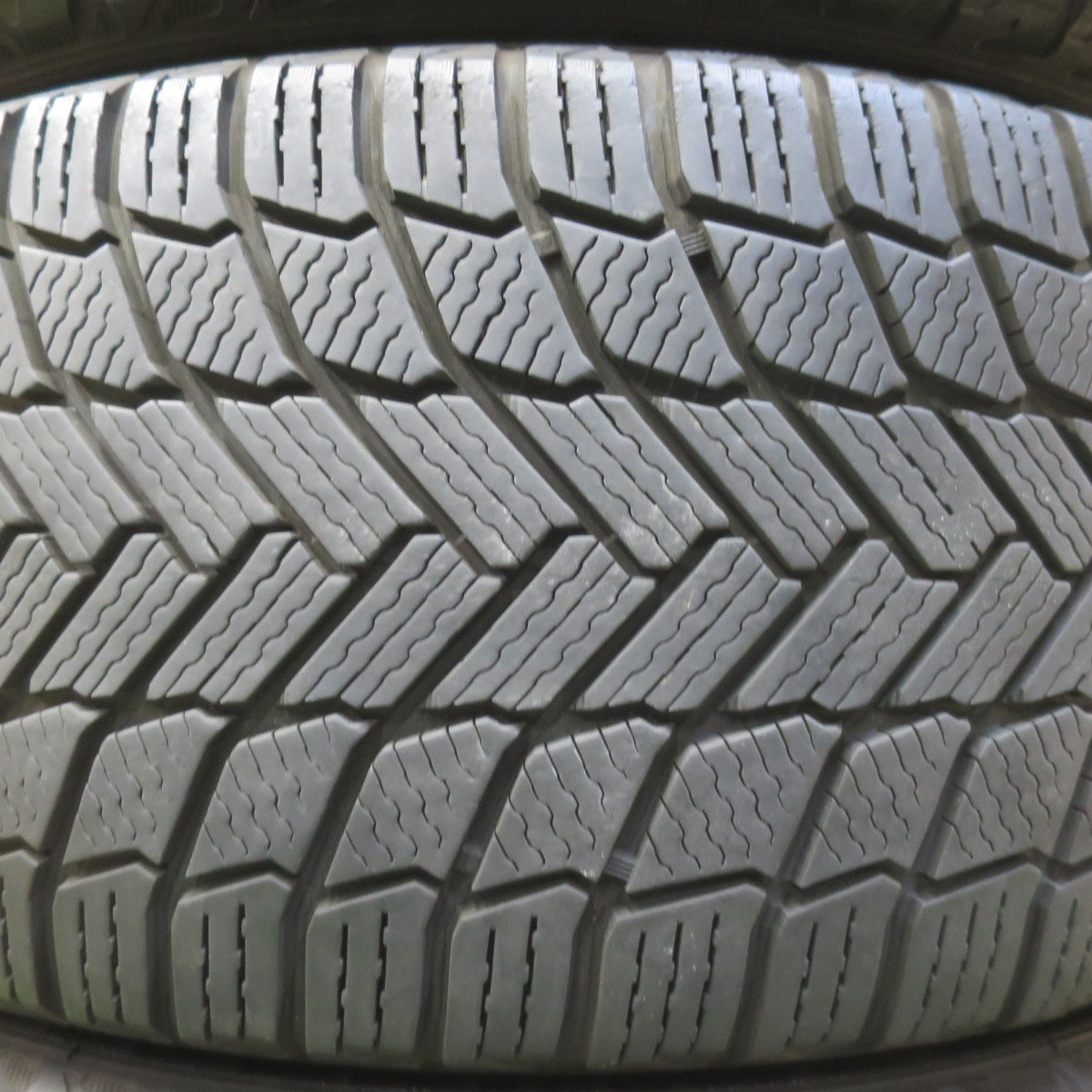 バリ溝！8.5分◎アウディ 等 ATS 245/45R18 スタッドレス ミシュラン X-ICE SNOW 18インチ PCD112/5H◎6100808イス