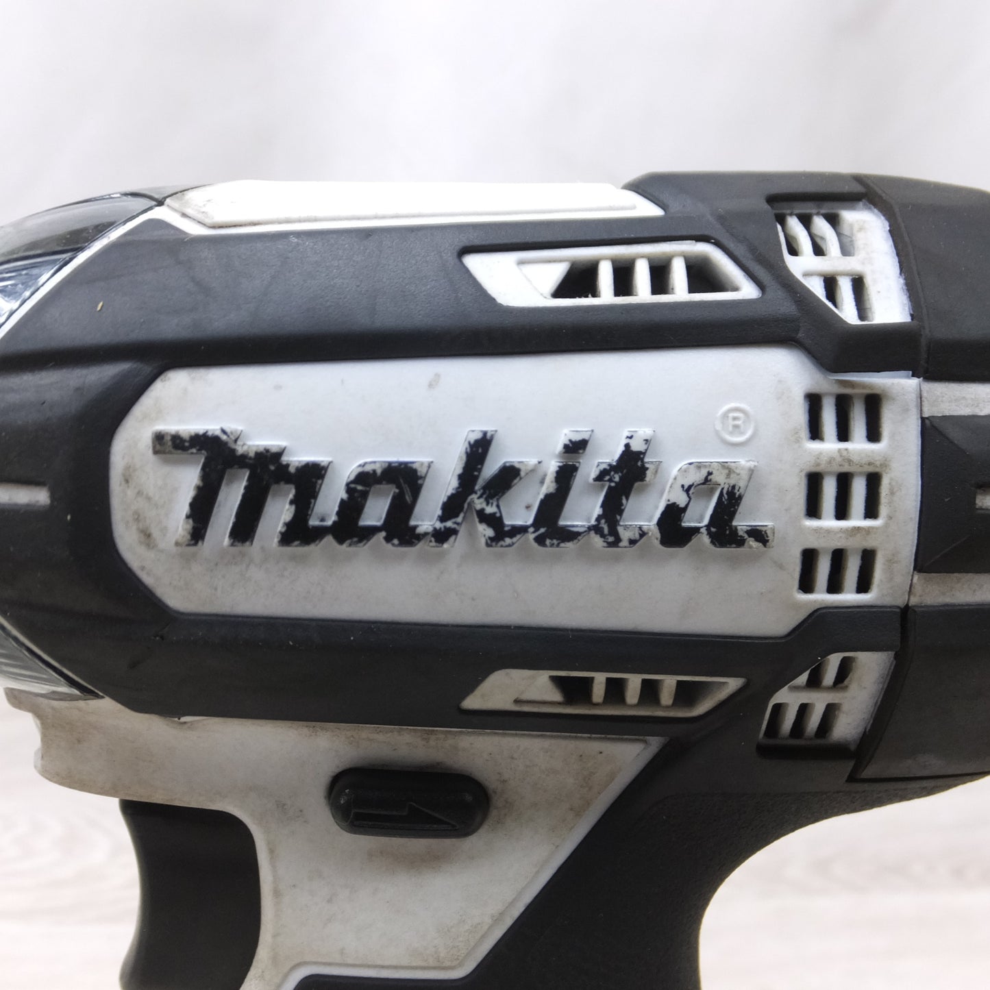 [送料無料] バッテリー2個◆マキタ 充電式 インパクト ドライバ TD149D 18V ケース 充電器 付き インパクトドライバー 電動 工具◆