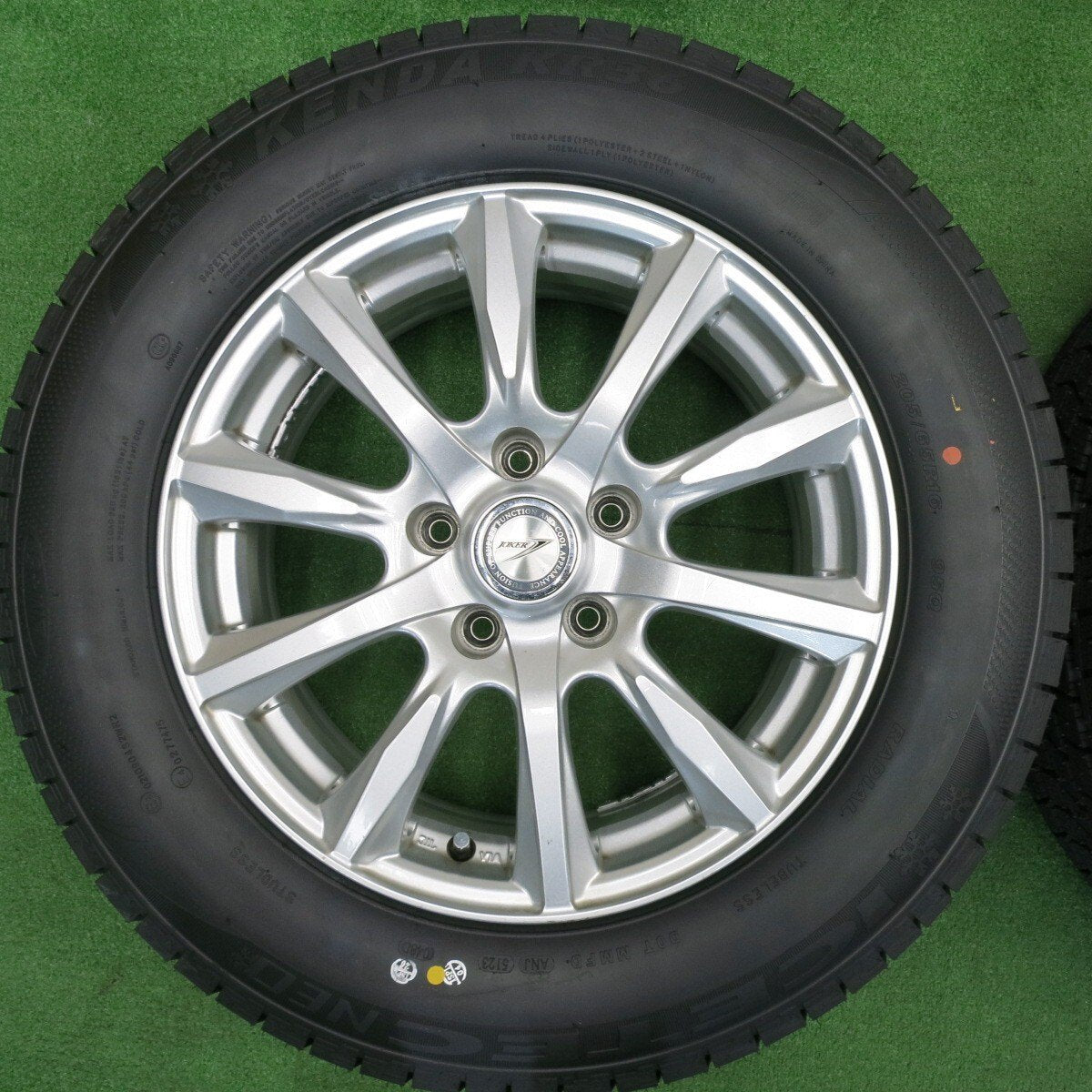 未使用！23年！キレイ★スタッドレス 205/65R16 ケンダ KR36 アイステック ネオ JOKER ジョーカー 16インチ PCD114.3/5H★4121803TNス