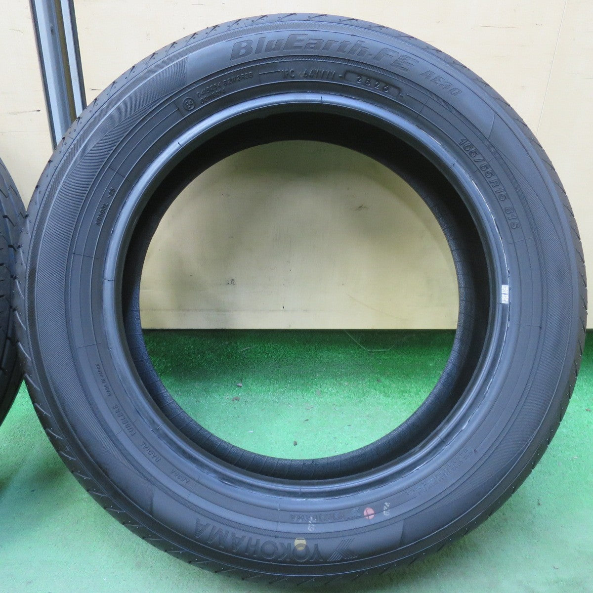 新車外し！26年◎165/65R15 ヨコハマ BluEarth-FE AE30 ブルーアース 15インチ タイヤ デリカ D:2 ソリオ タフト 等◎6090404イノタ