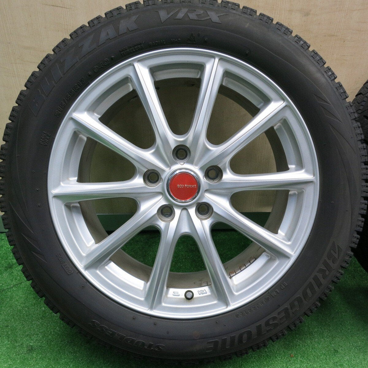 キレイ★スタッドレス 215/55R17 ブリヂストン ブリザック VRX ECO FORME エコフォルム 17インチ PCD114.3/5H★4123012HAス