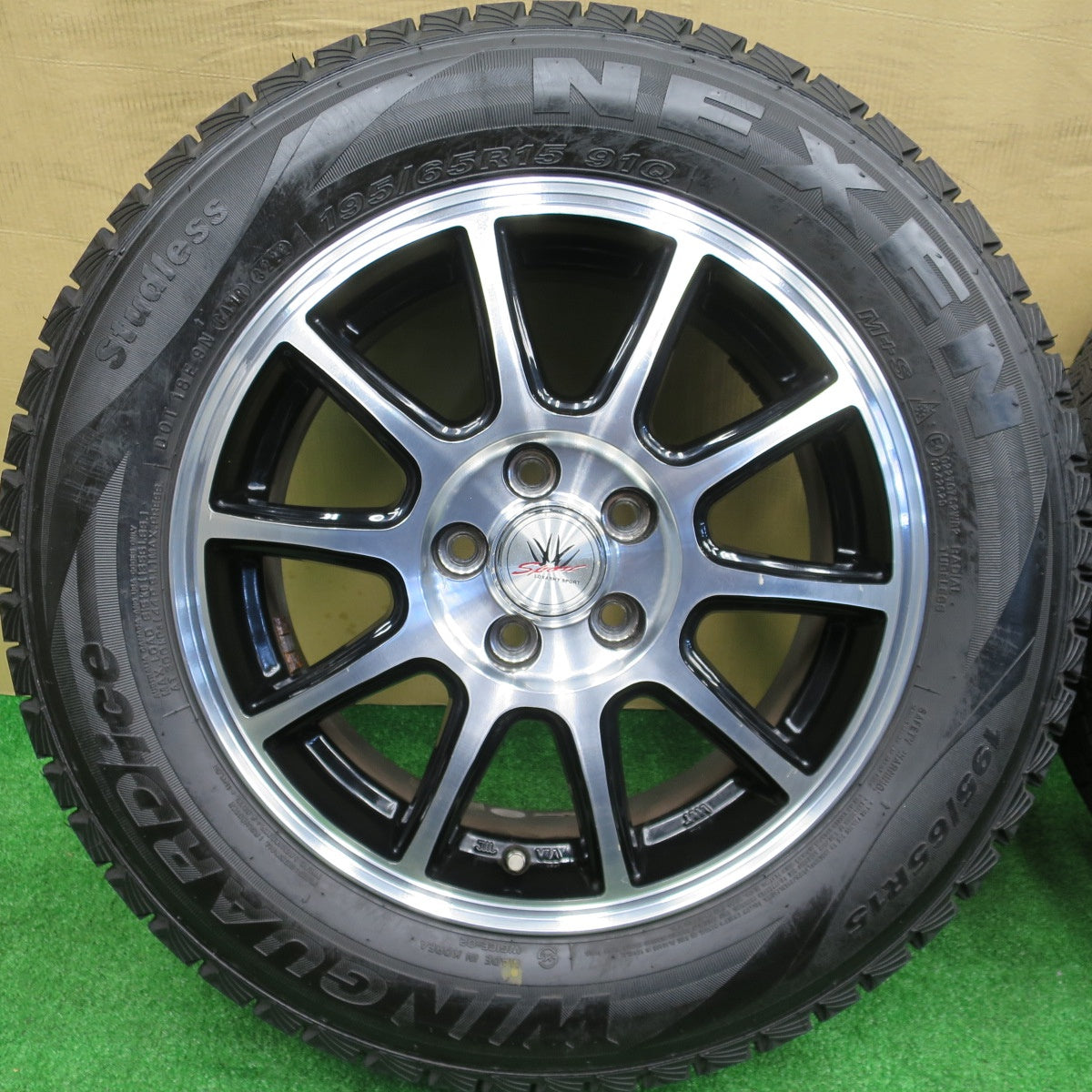 バリ溝！22年！9.5分★プリウス 等 LOXARNY SPORT 195/65R15 スタッドレス ネクセン ウィンガード アイス ロクサーニ スポーツ 15インチ PCD100/5H★5121305NKス