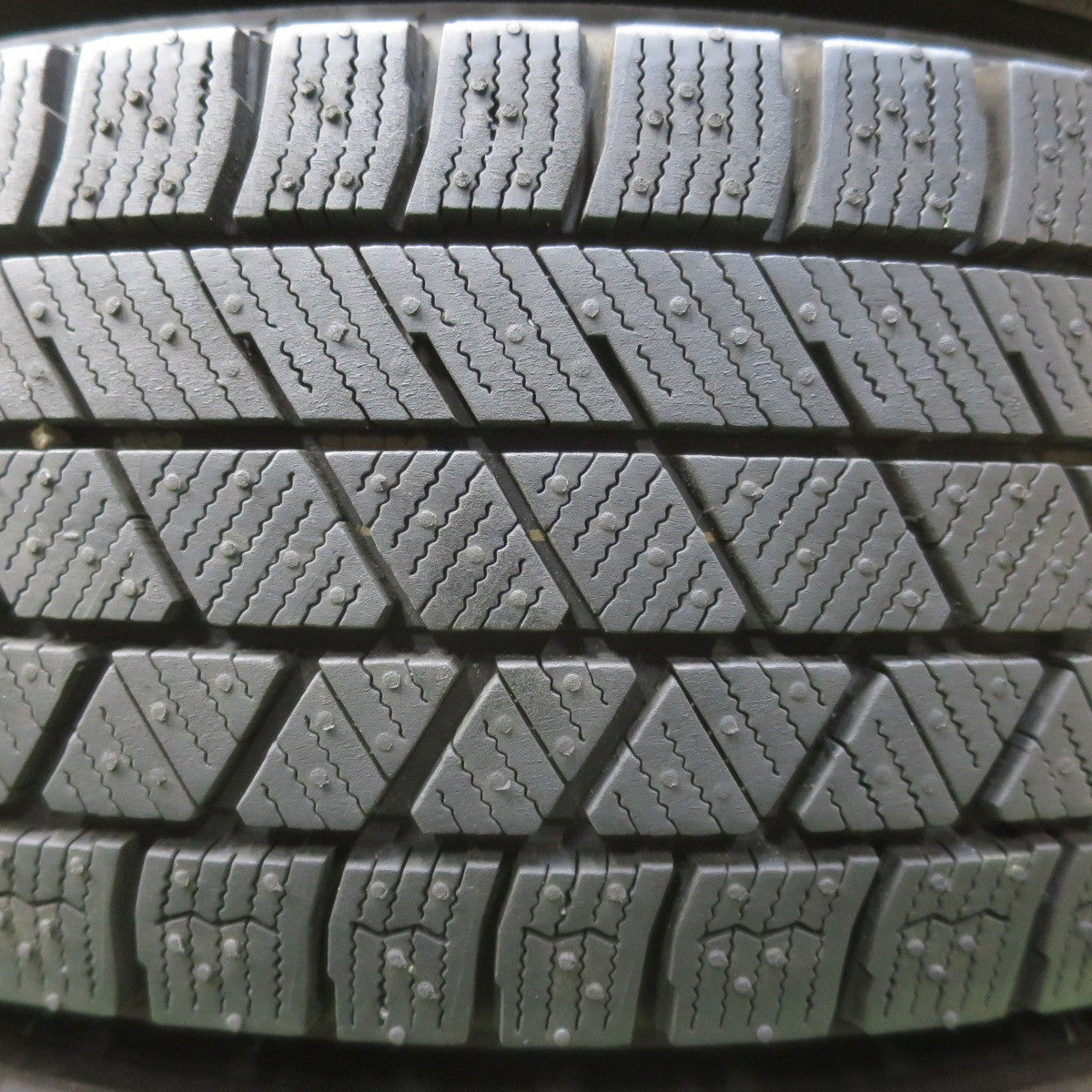 バリ溝！22年！キレイ！ほぼ10分★トヨタ タンク ルーミー 純正 165/65R14 スタッドレス ブリヂストン ブリザック VRX3 14インチ PCD100/4H★6012806イス