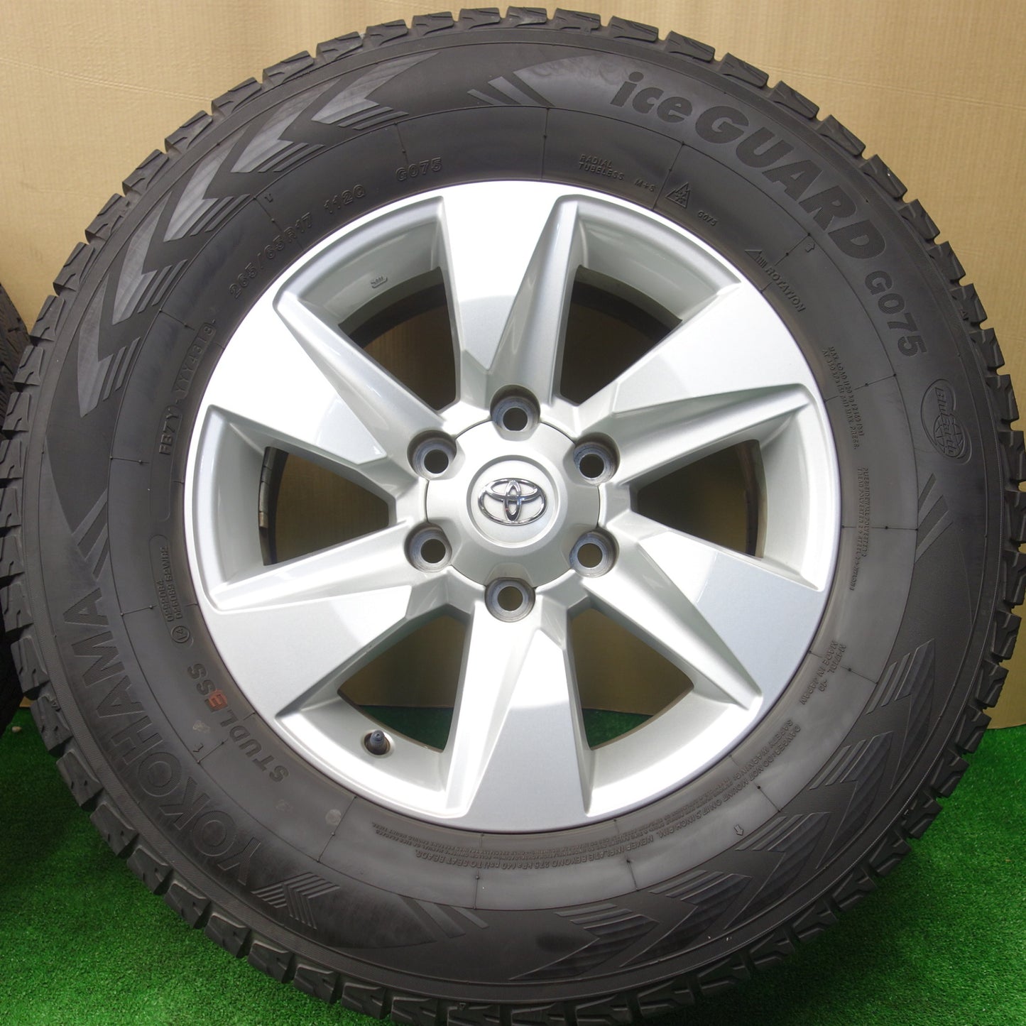 バリ溝！キレイ！9分★トヨタ 150系 ランクル プラド 純正 265/65R17 スタッドレス ヨコハマ アイスガード G075 17インチ PCD139.7/6H★5112904KTス