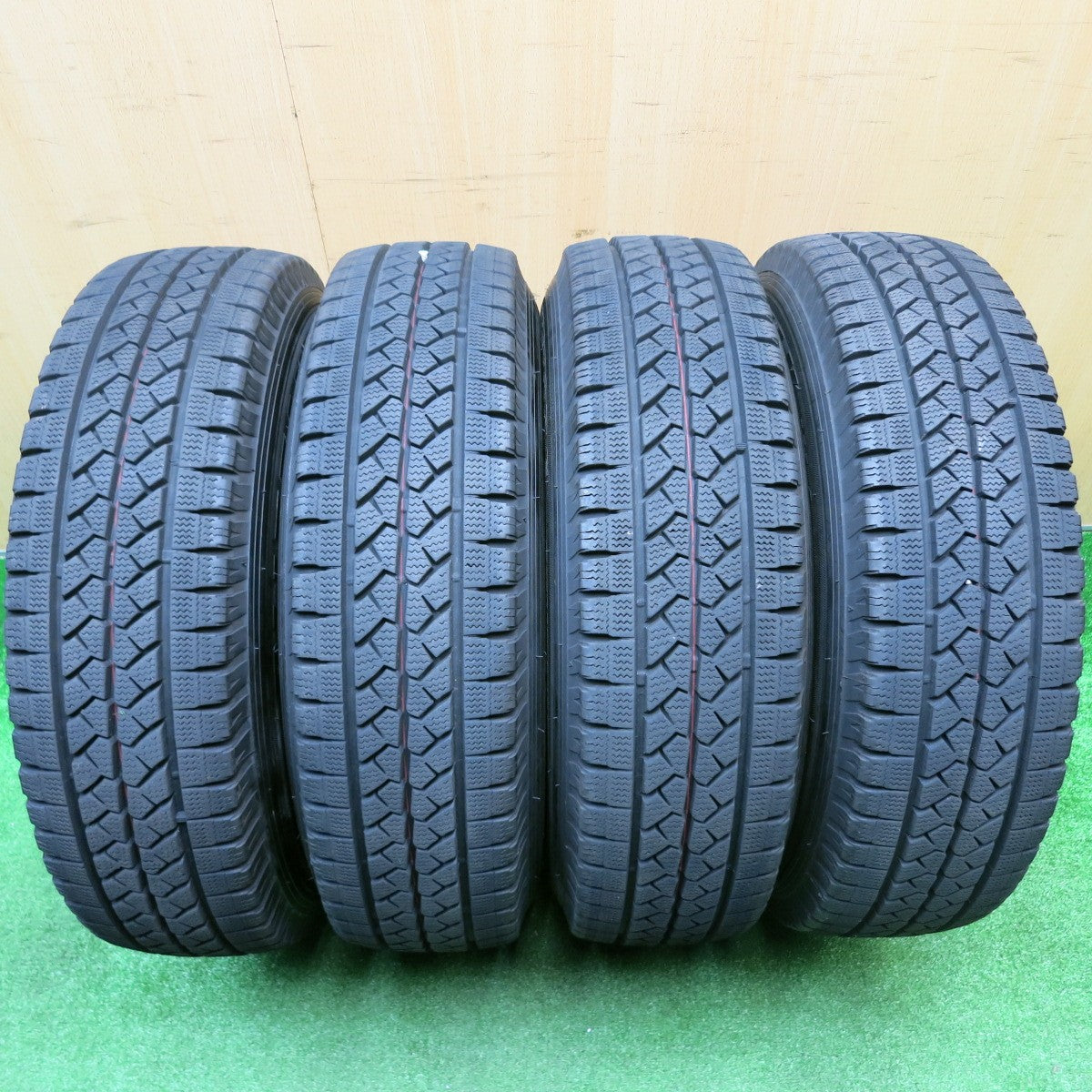 バリ溝！21年！キレイ！9分★スタッドレス 195/80R15 107/105L ブリヂストン ブリザック VL1 PRODITA HC プロディータ 15インチ PCD139.7/6H★5103007HAス