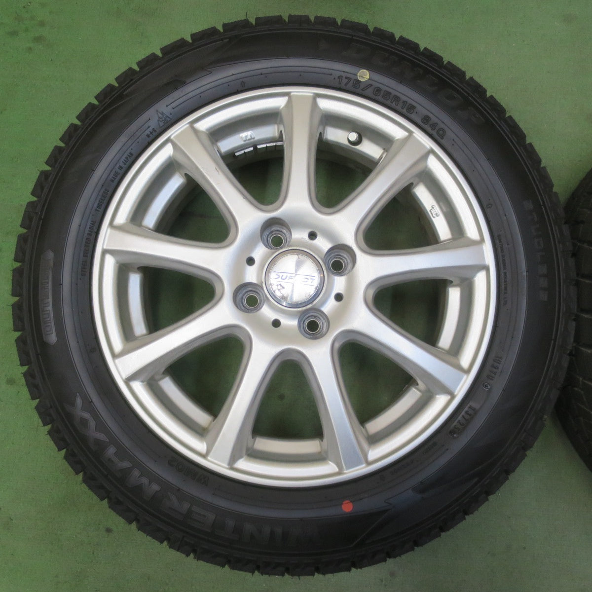 ほぼ未使用！25年★スタッドレス 175/65R15 ダンロップ ウインターマックス WM02 DUFACT デュファクト 15インチ PCD100/4H★6041108イス