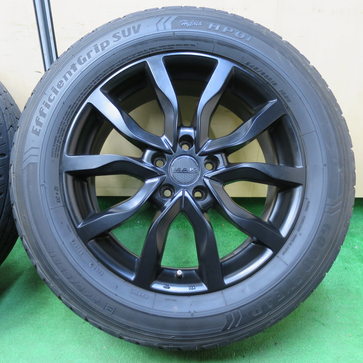 *送料無料* バリ溝！キレイ！8.5分★MAK 245/60R18 グッドイヤー EfficientGrip SUV hybrid HP01 18インチ PCD114.3/5H★4063001イノ