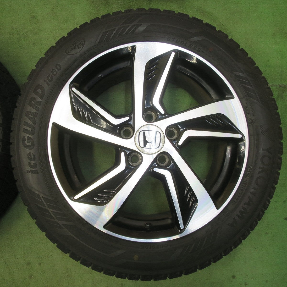 バリ溝！9.5分★ホンダ RC1 オデッセイ アブソルート 純正 215/55R17 スタッドレス ヨコハマ アイスガード iG60 17インチ PCD114.3/5H★6022107イス