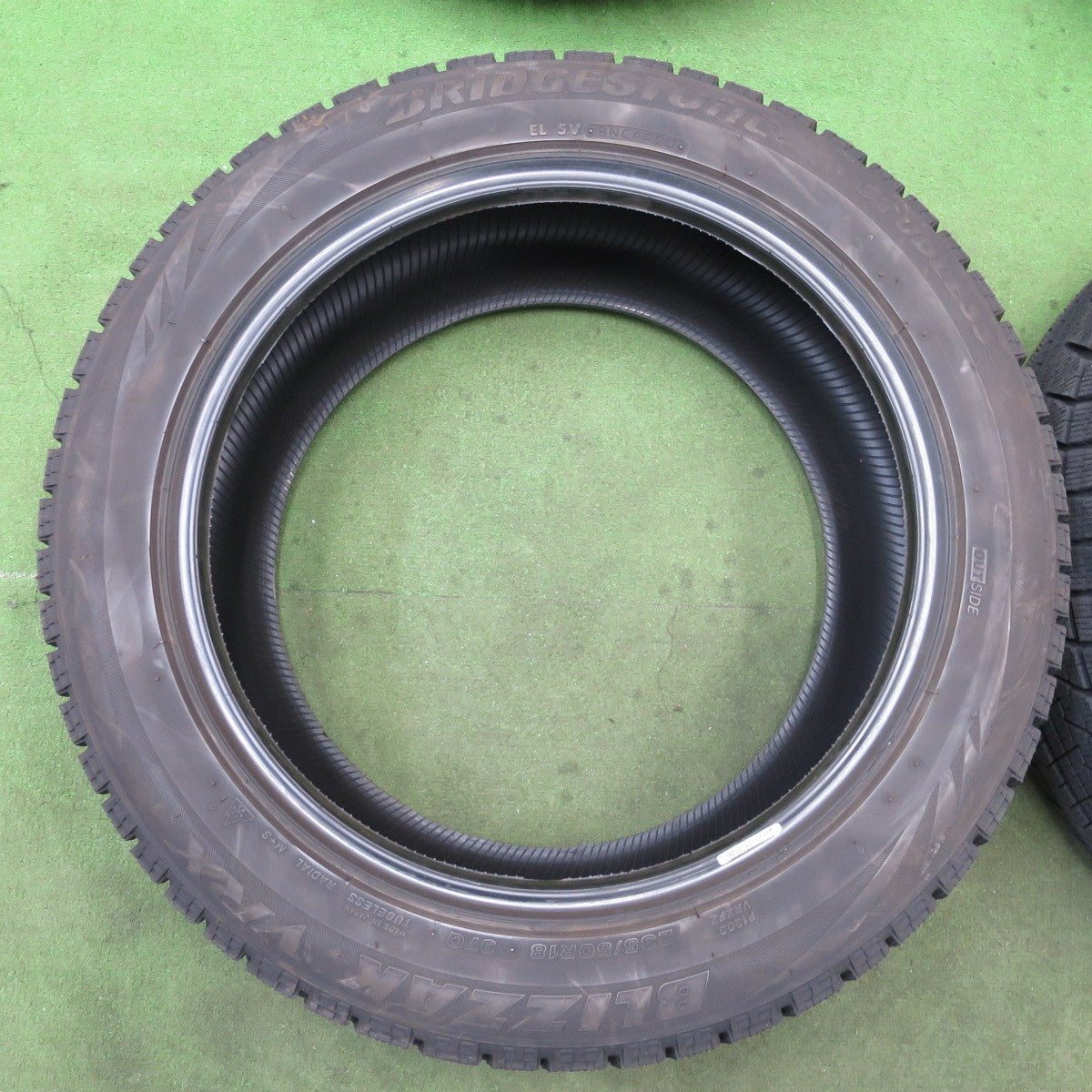 バリ溝！9.5分★スタッドレス 235/50R18 ブリヂストン ブリザック VRX タイヤ 18インチ アルファード ヴェルファイア 等★6022701NGスタ