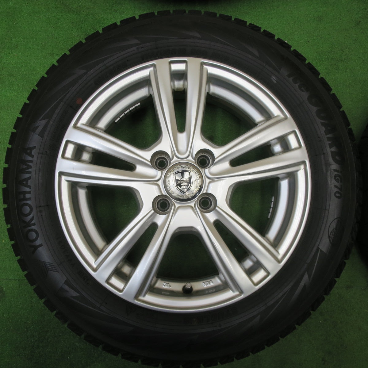 バリ溝！21年！キレイ！9.5分★スタッドレス 175/65R15 ヨコハマ アイスガード iG70 JOKER ジョーカー 15インチ PCD100/4H★5060303TTス