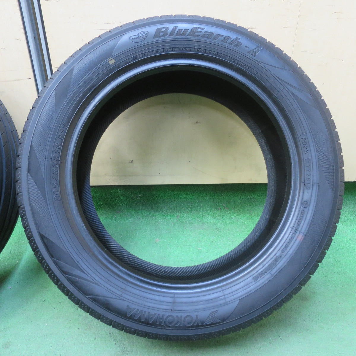 バリ溝！9.5分★205/55R16 ヨコハマ BluEarth-A AE50 ブルーアース 16インチ タイヤ 86 BRZ アクセラ アイシス ブレイド アコード 等★6030406イノタ