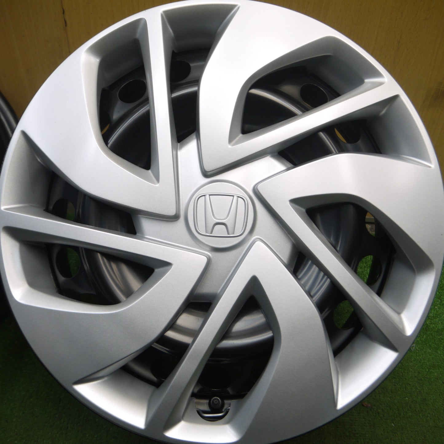 *送料無料* 新車外し★ホンダ GB5 フリード 純正 スチール ホイール 15インチ キャップ カバー 15×5.5J PCD114.3/5H★4041004Hホ