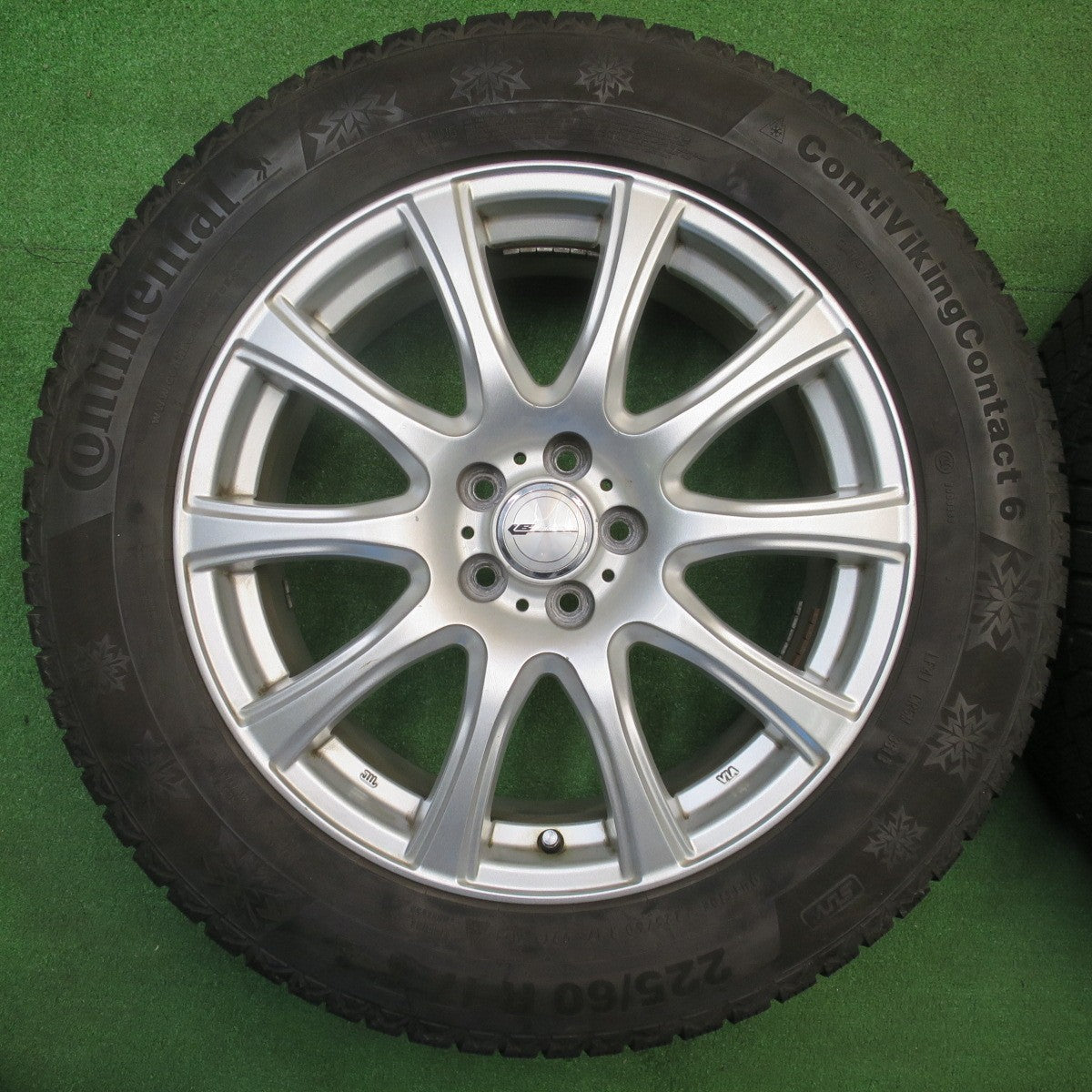 バリ溝！8.5分★フォレスター 等 225/60R17 スタッドレス コンチネンタル コンチバイキング コンタクト6 LAUFBAHN ラウフバーン 17インチ PCD100/5H★5120401NJス