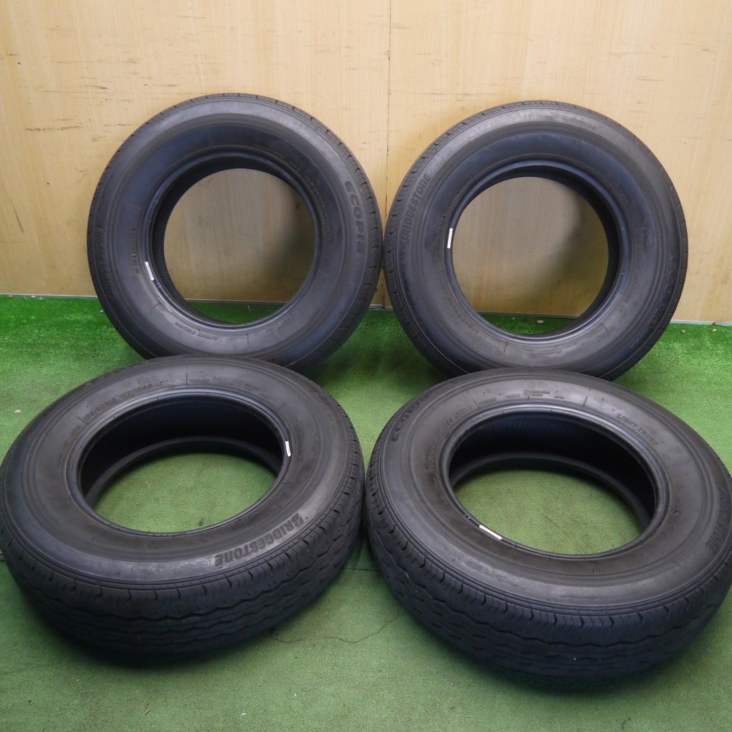 バリ溝！24年！9分★195/80R15 107/105S ブリヂストン エコピア RD613 タイヤ 15インチ ハイエース キャラバン 等★6060501Hノタ