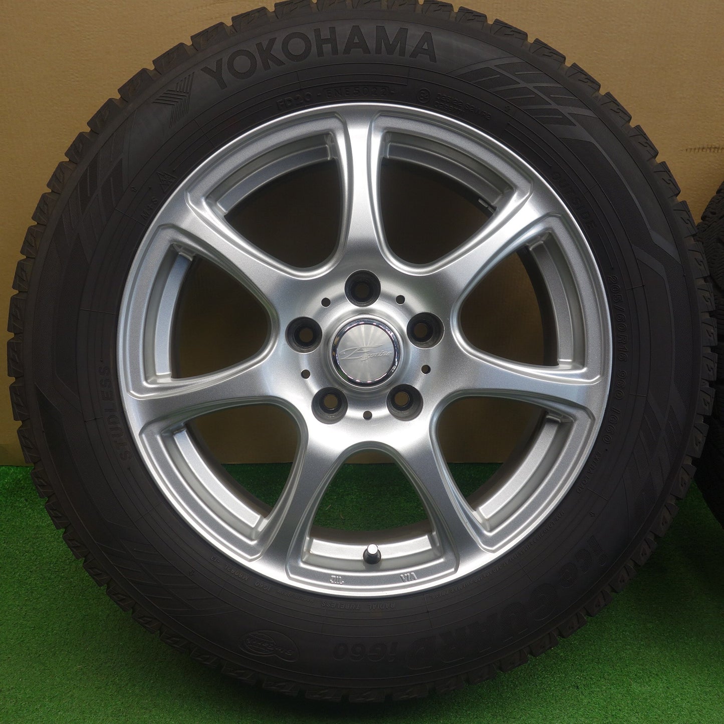 バリ溝！22年！キレイ！9.5分★スタッドレス 205/60R16 ヨコハマ アイスガード iG60 E sprine 社外 アルミ 16インチ PCD114.3/5H★6032901KTス